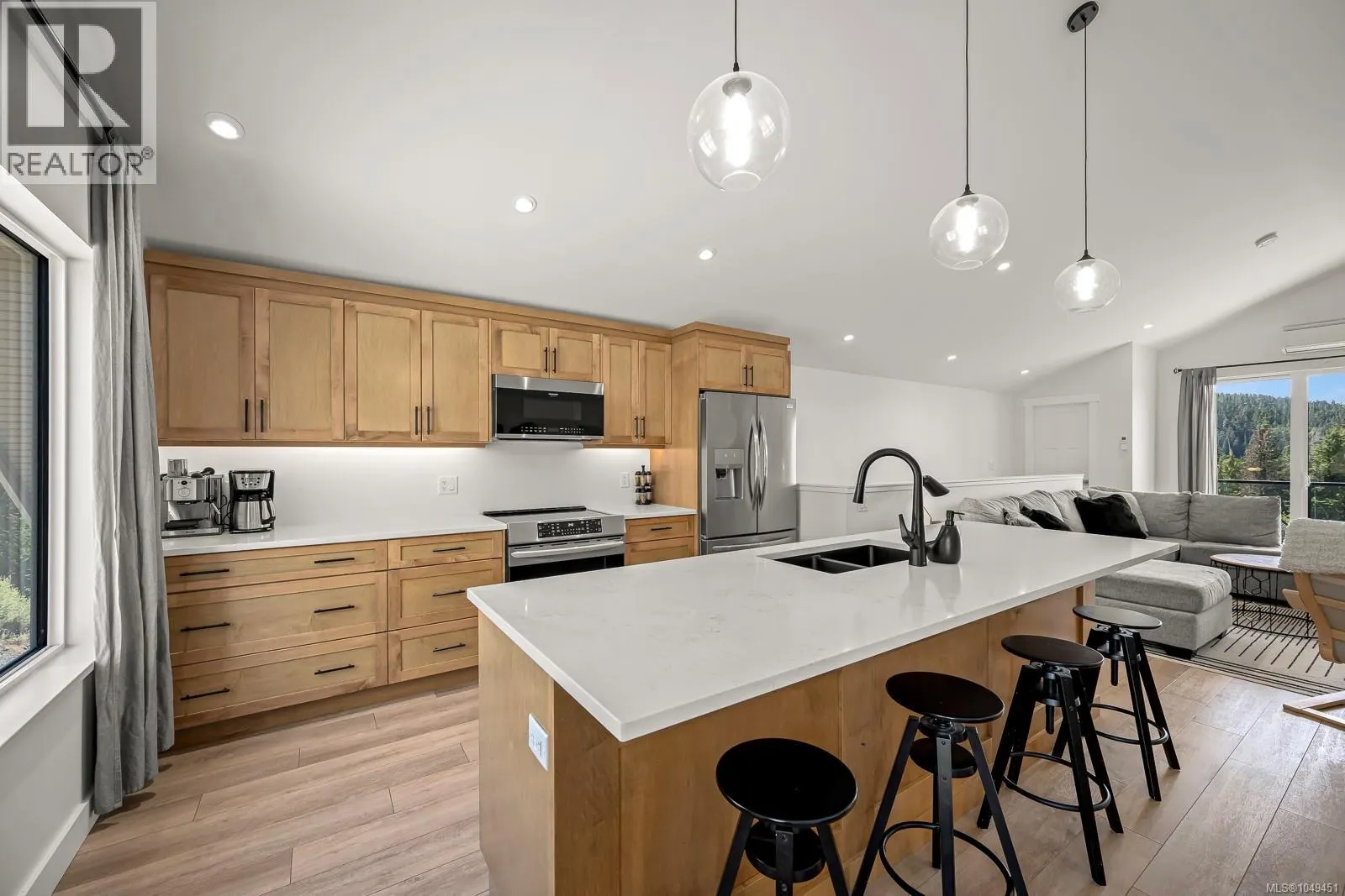 425 Arrowsmith Ridge