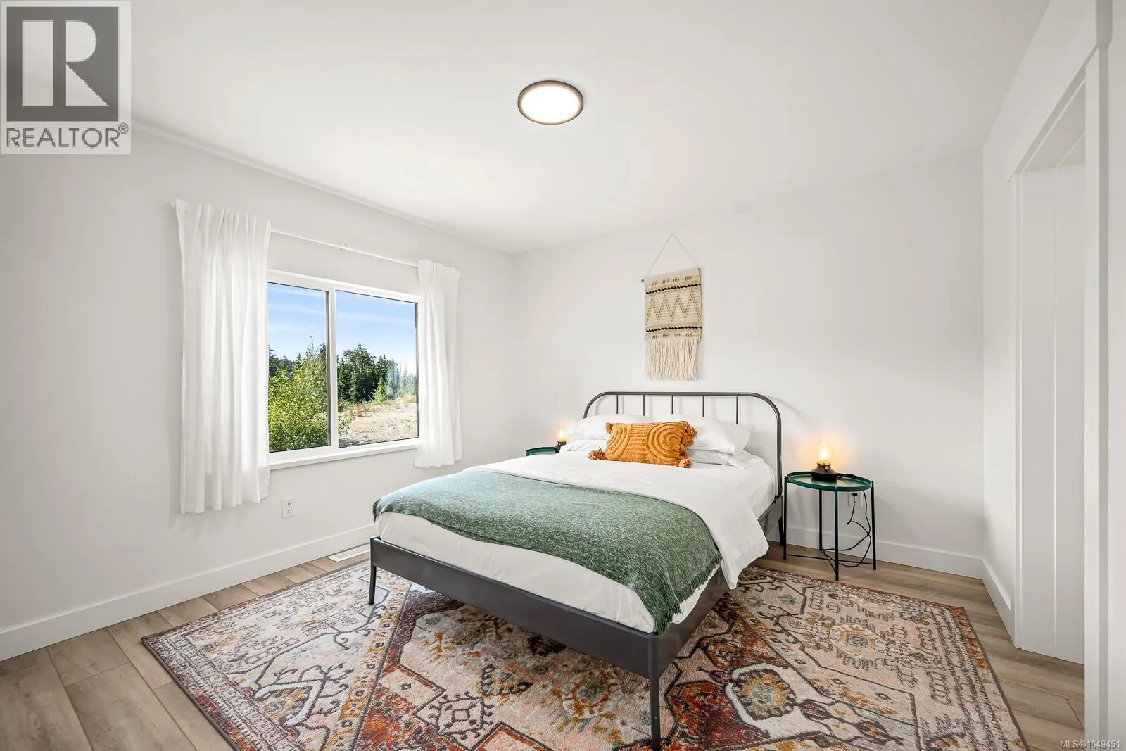 425 Arrowsmith Ridge