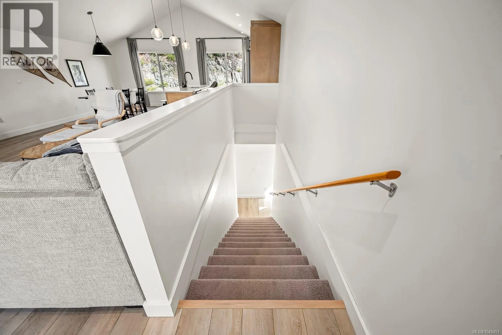 425 Arrowsmith Ridge