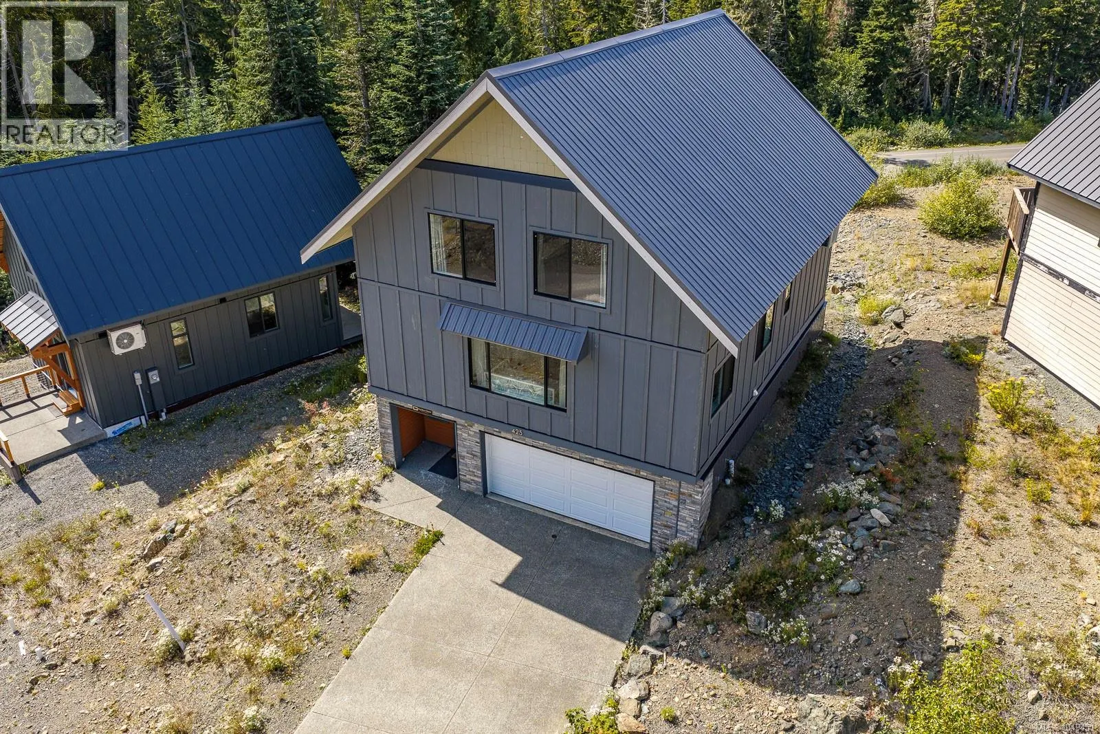425 Arrowsmith Ridge