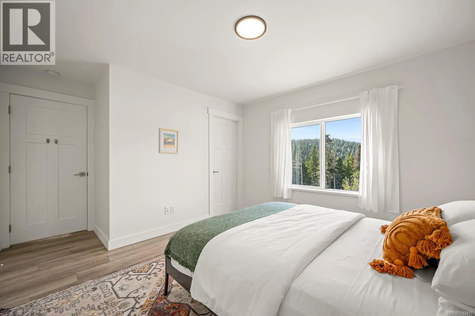 425 Arrowsmith Ridge