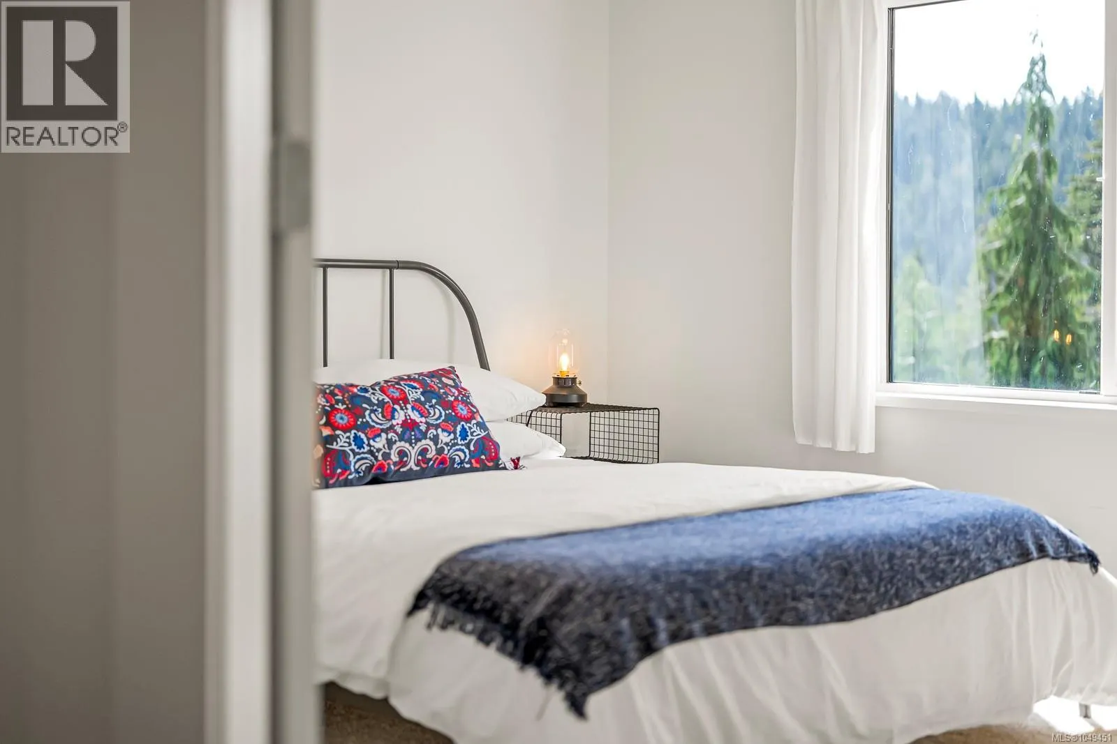 425 Arrowsmith Ridge