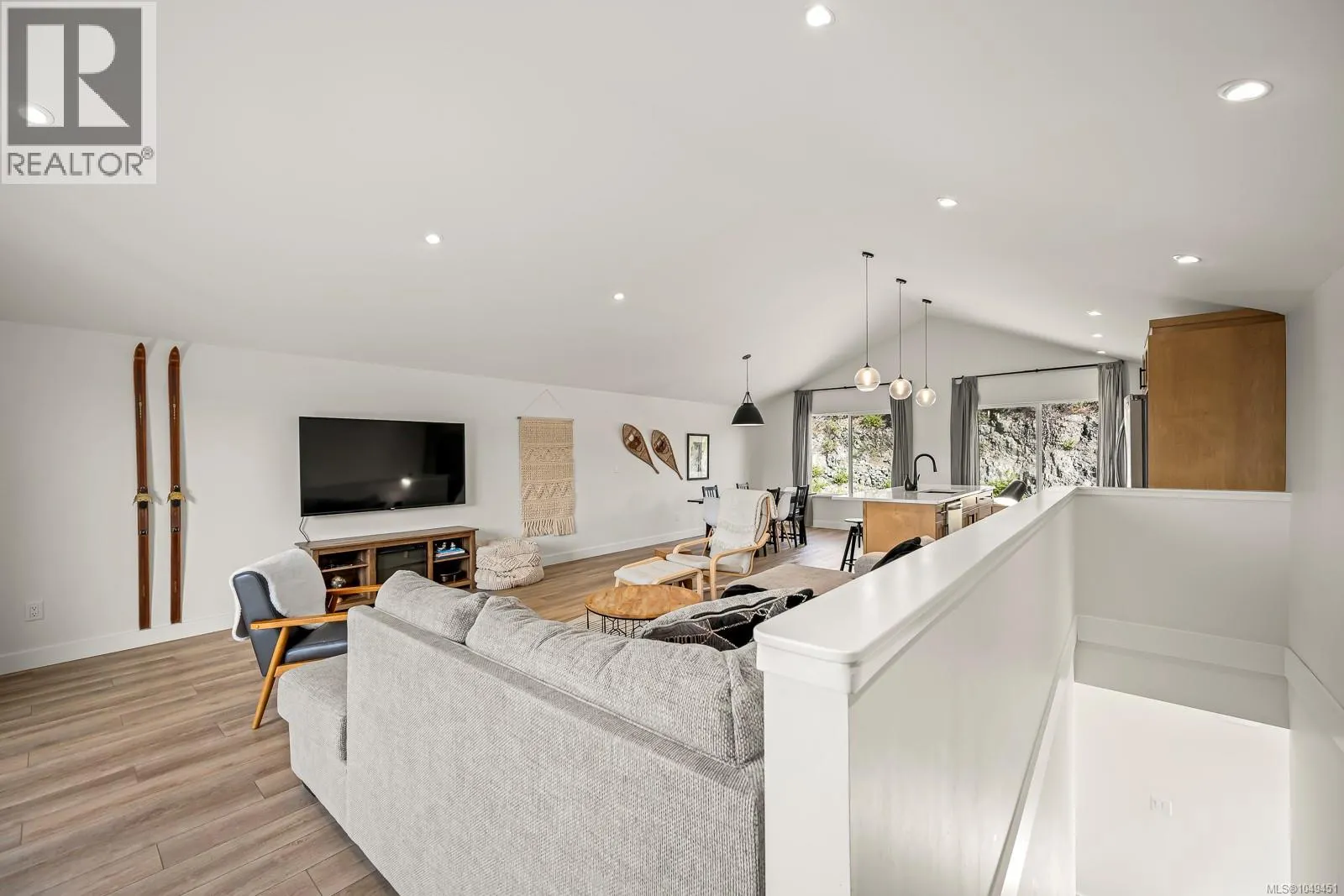 425 Arrowsmith Ridge