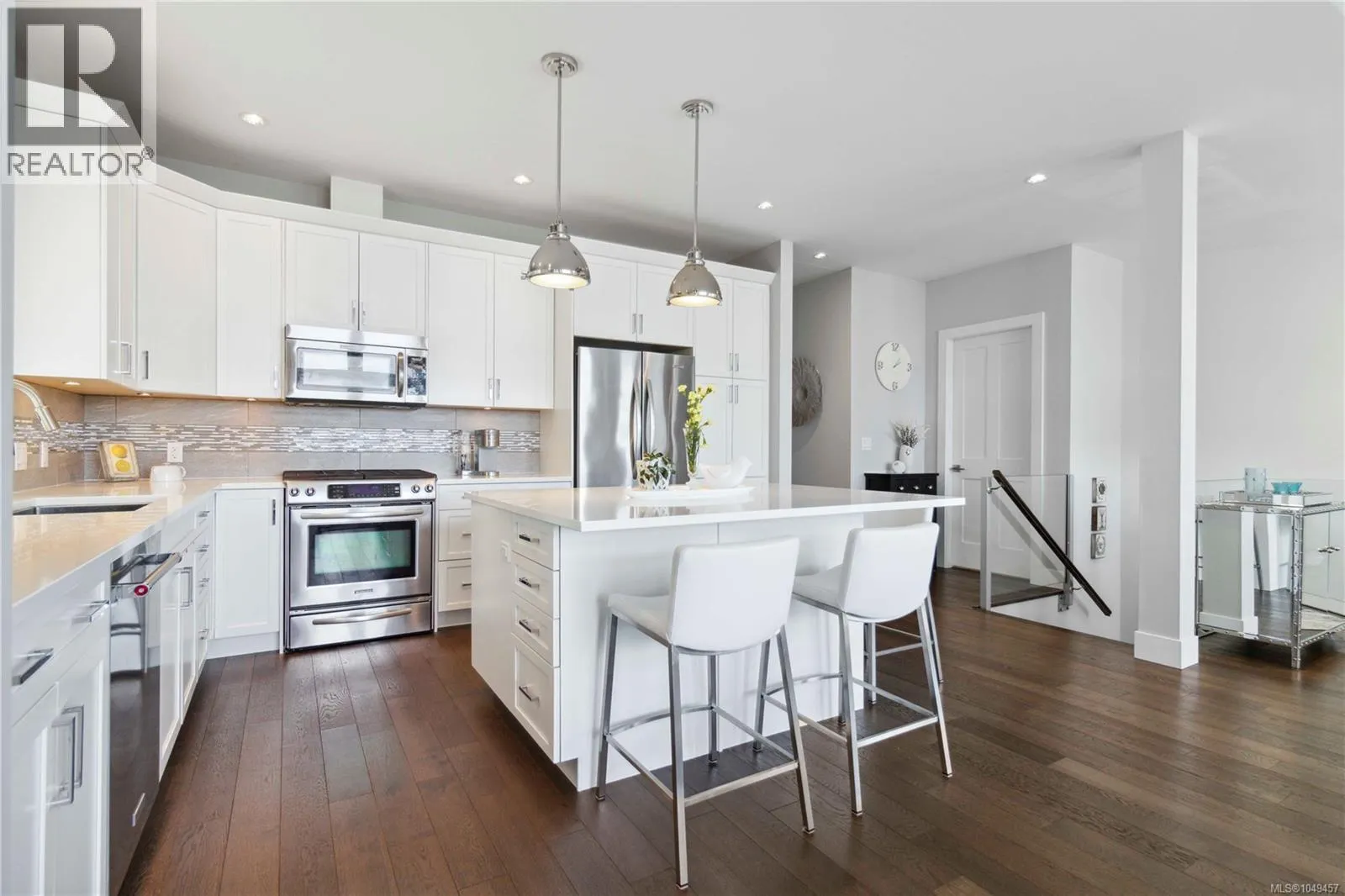 708 Demel Pl
