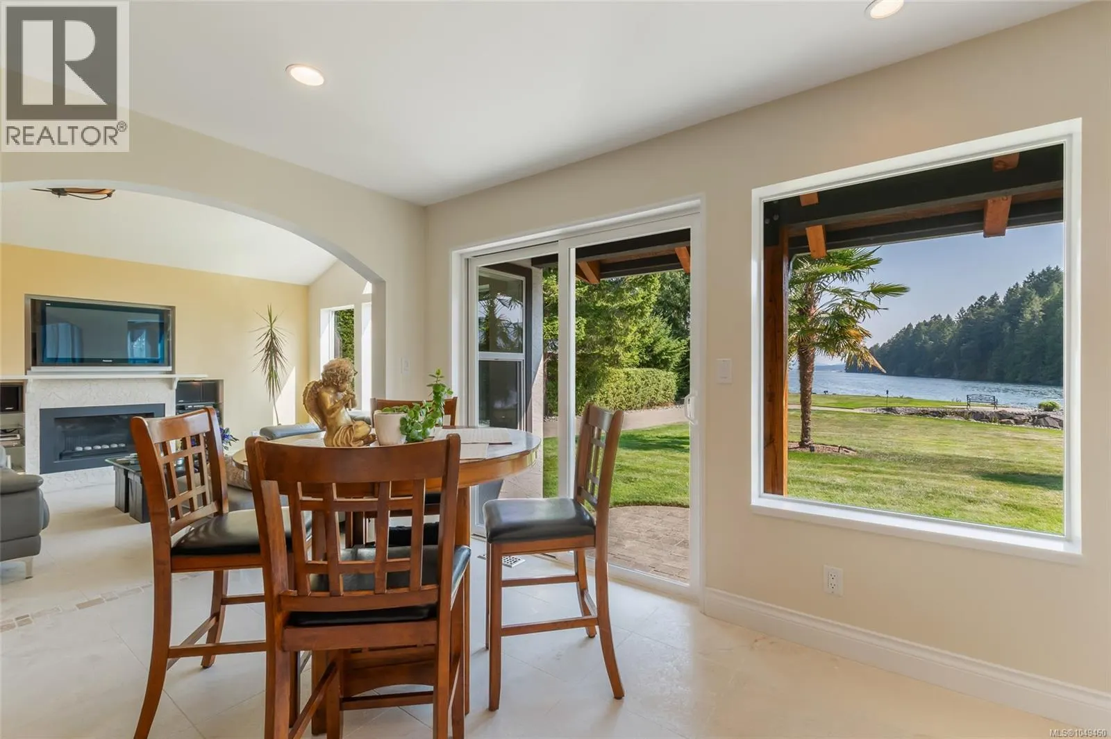 4718/4720 Shell Beach Rd