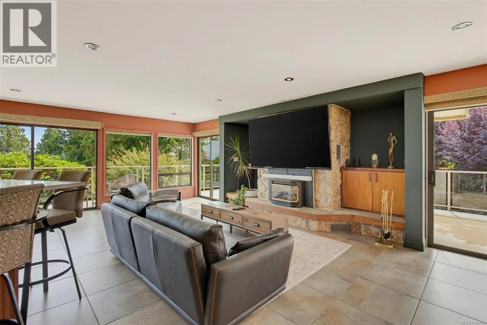 8798 Forest Park Dr