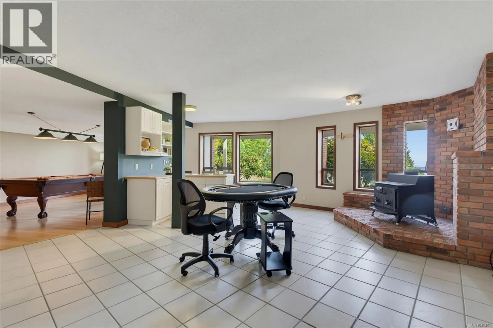 8798 Forest Park Dr