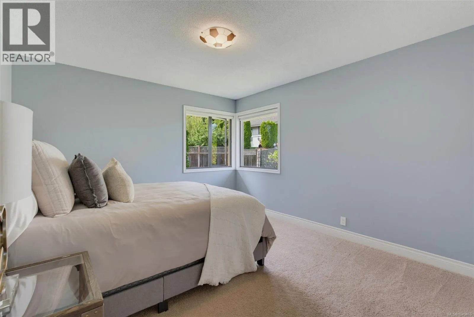 8798 Forest Park Dr