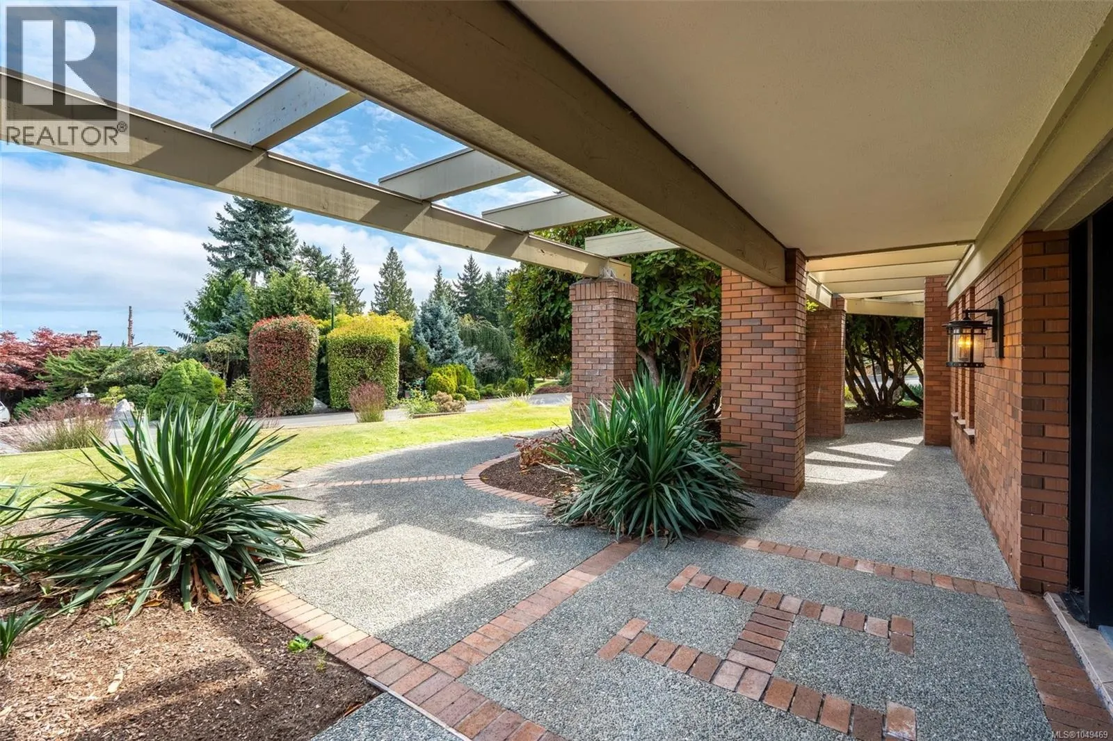 8798 Forest Park Dr