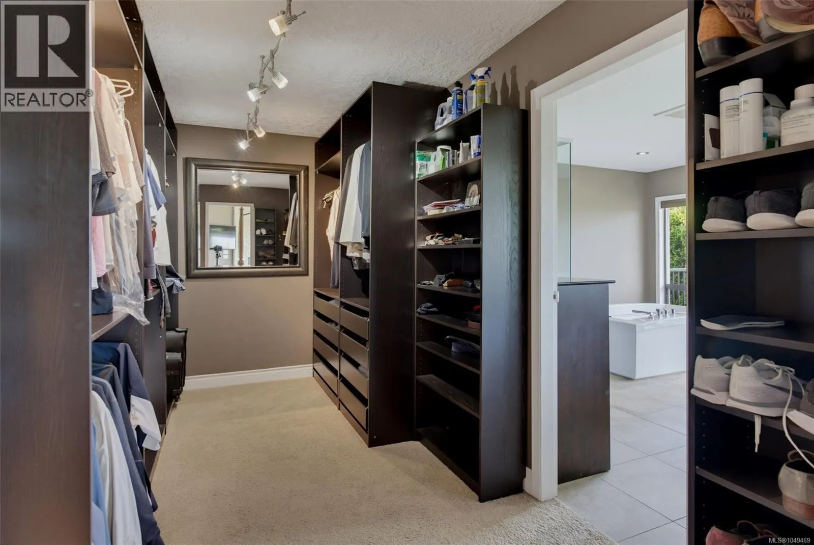 8798 Forest Park Dr