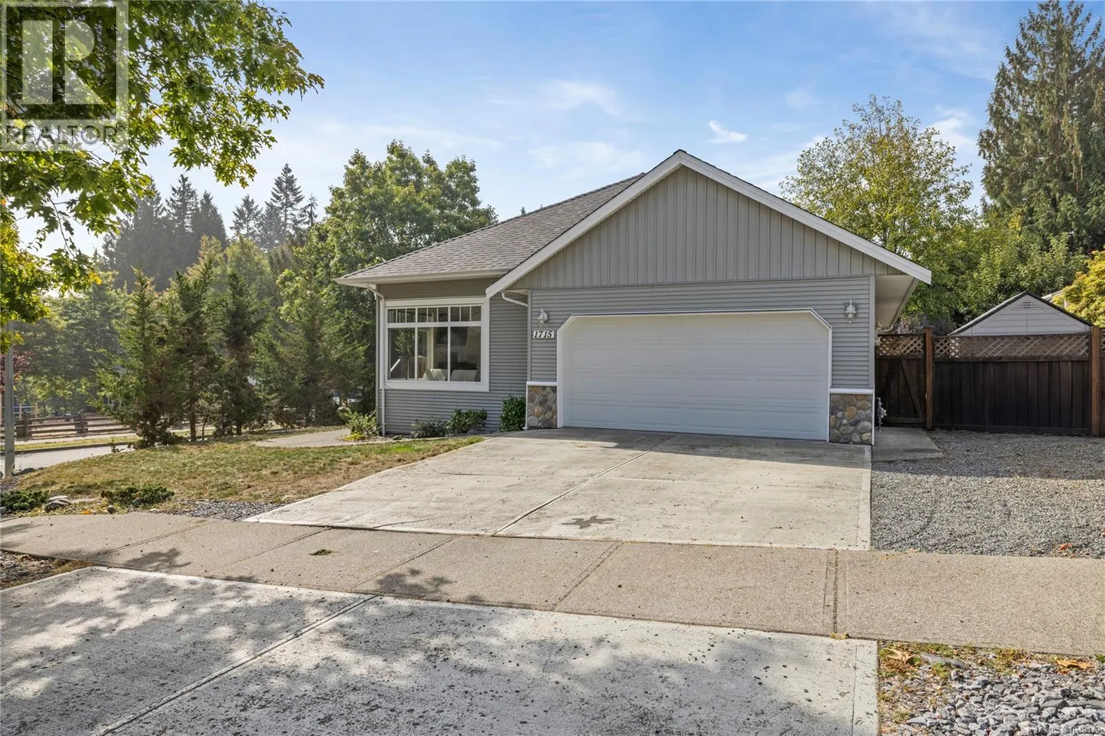 1715 Country Hills Dr