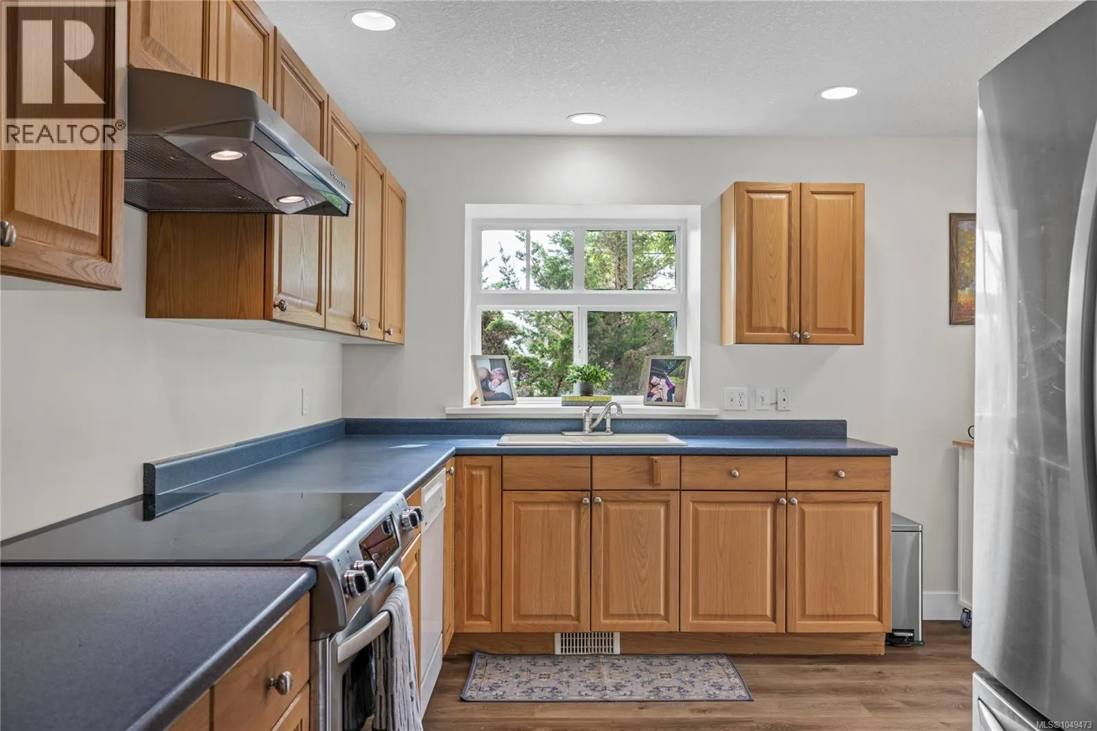 1715 Country Hills Dr