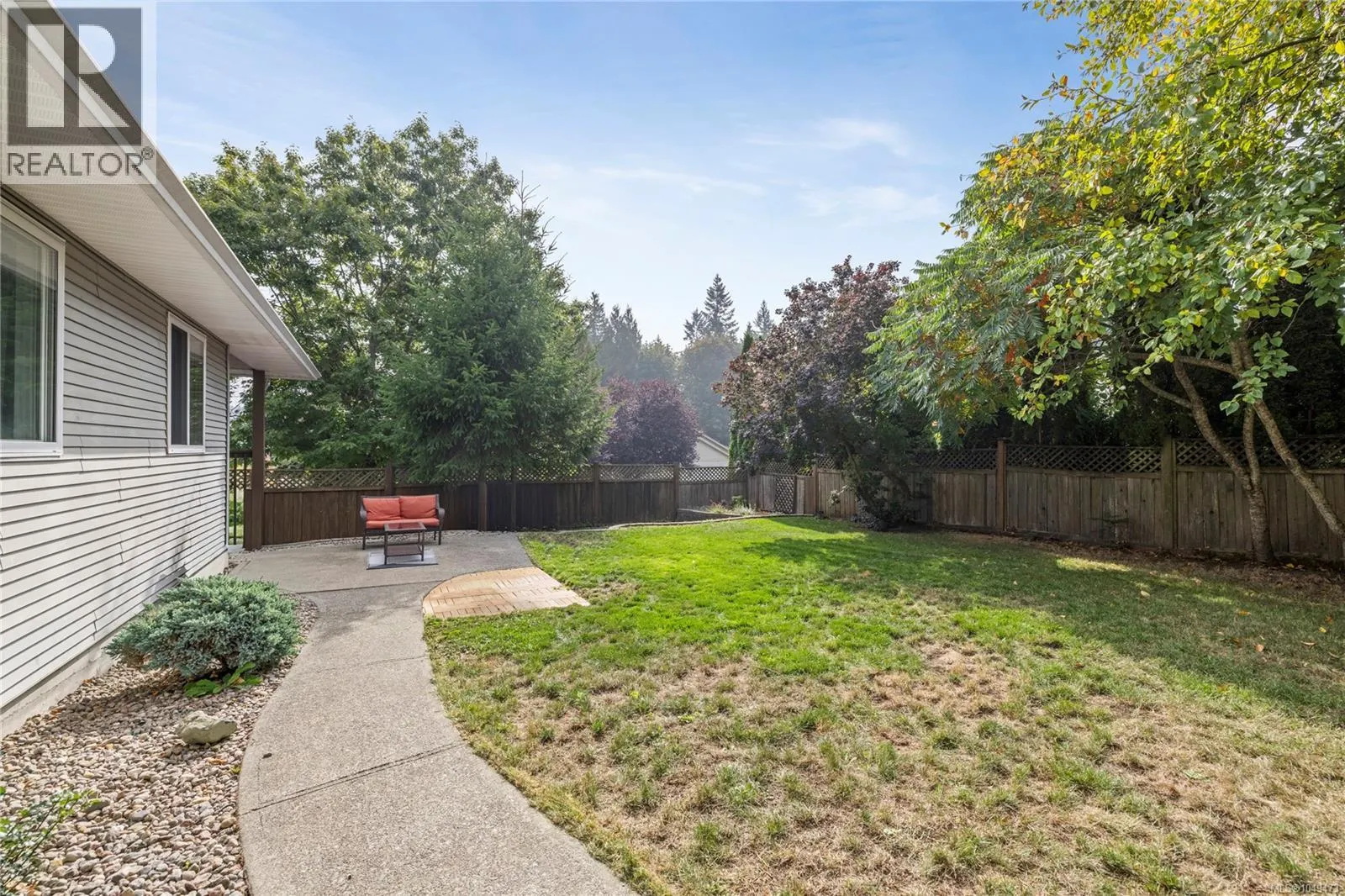 1715 Country Hills Dr