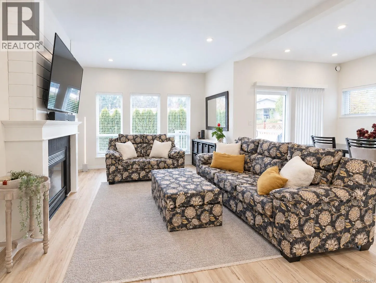 23 Newstead Cres