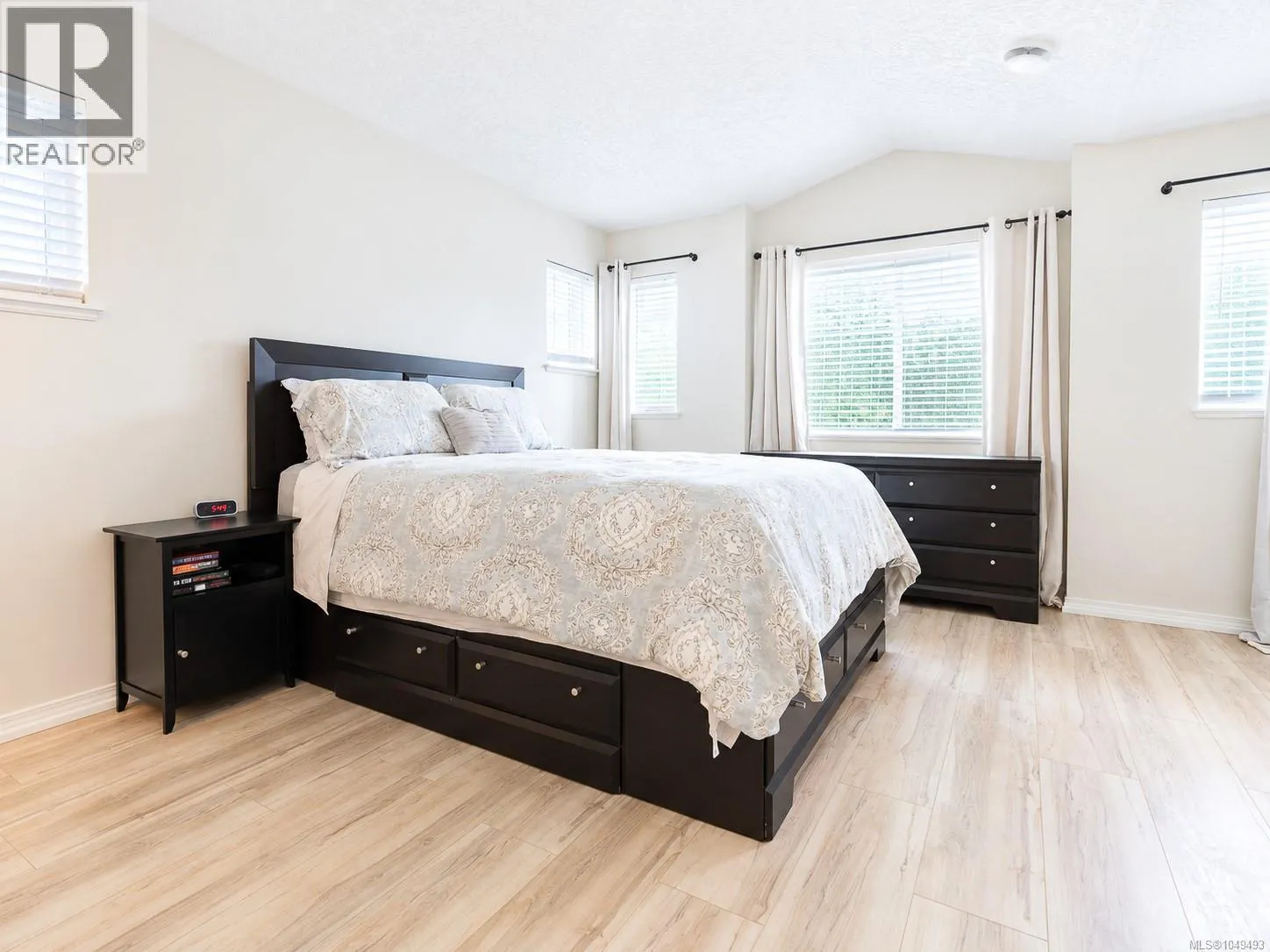 23 Newstead Cres