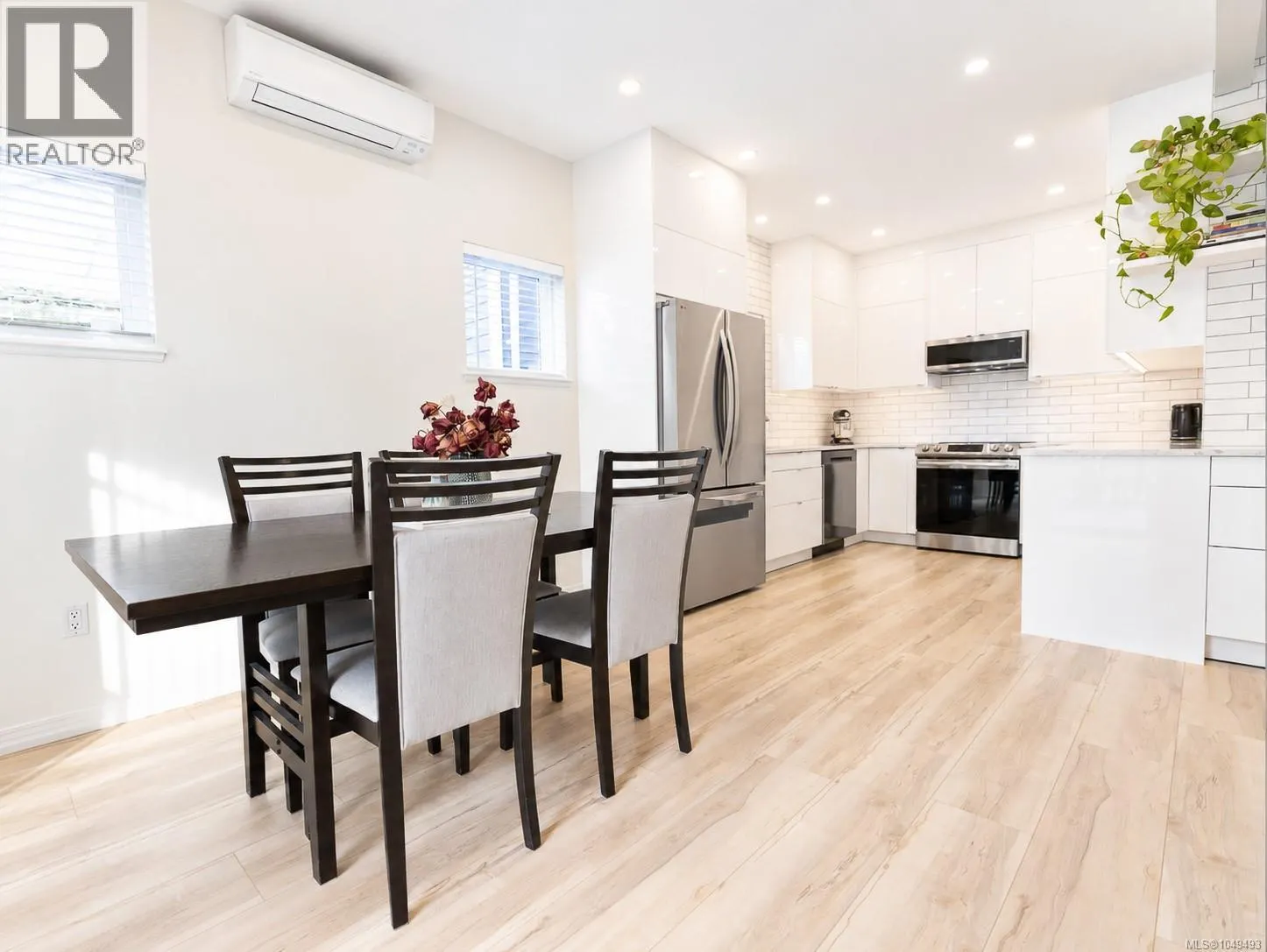 23 Newstead Cres