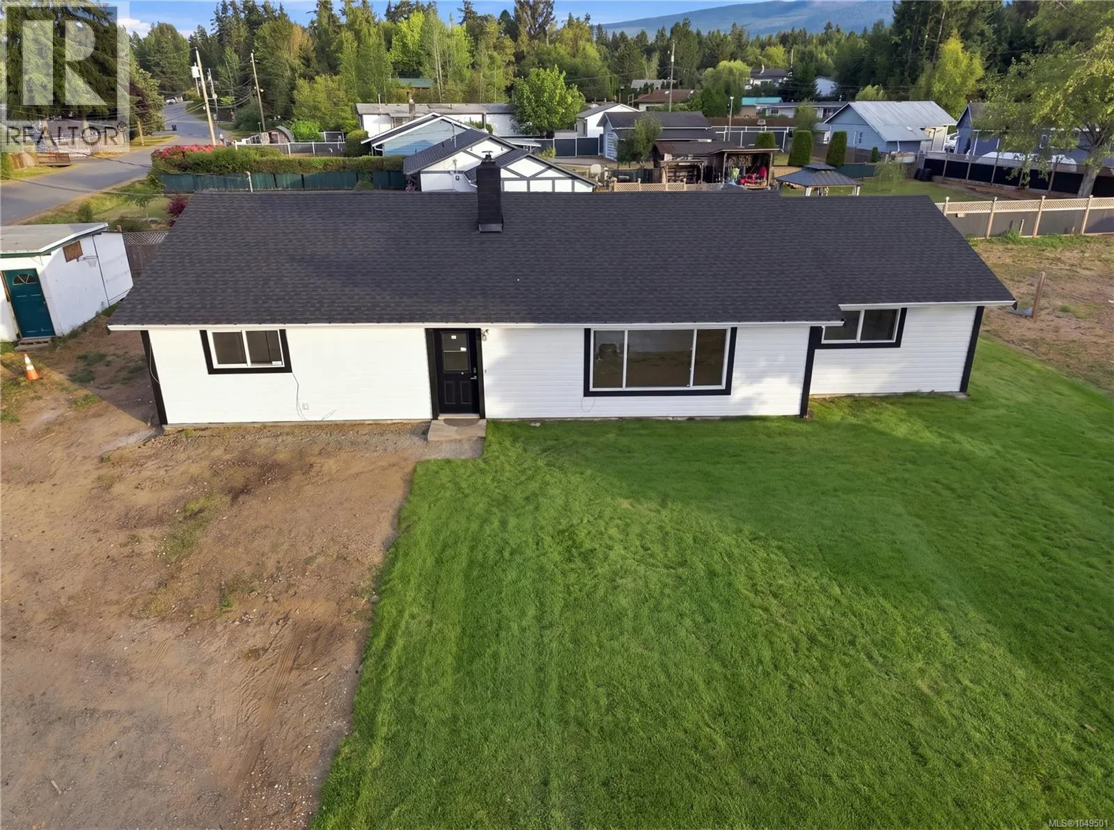 3538 Foxglove Rd