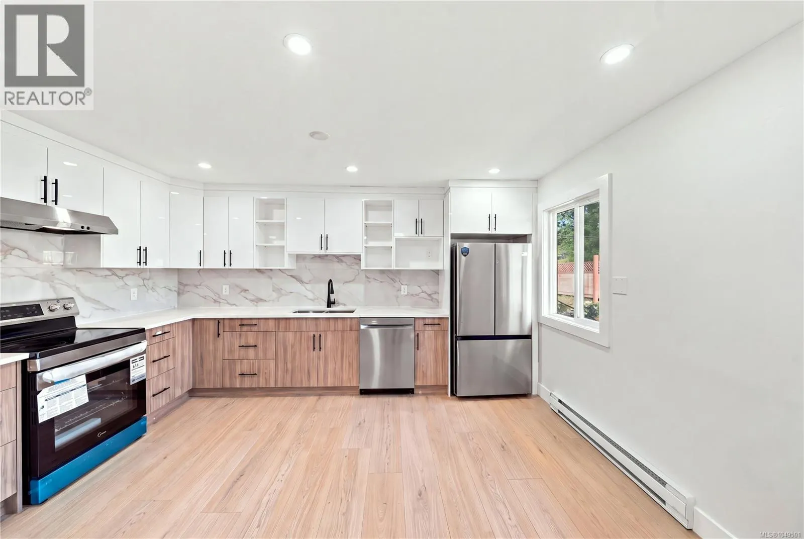 3538 Foxglove Rd