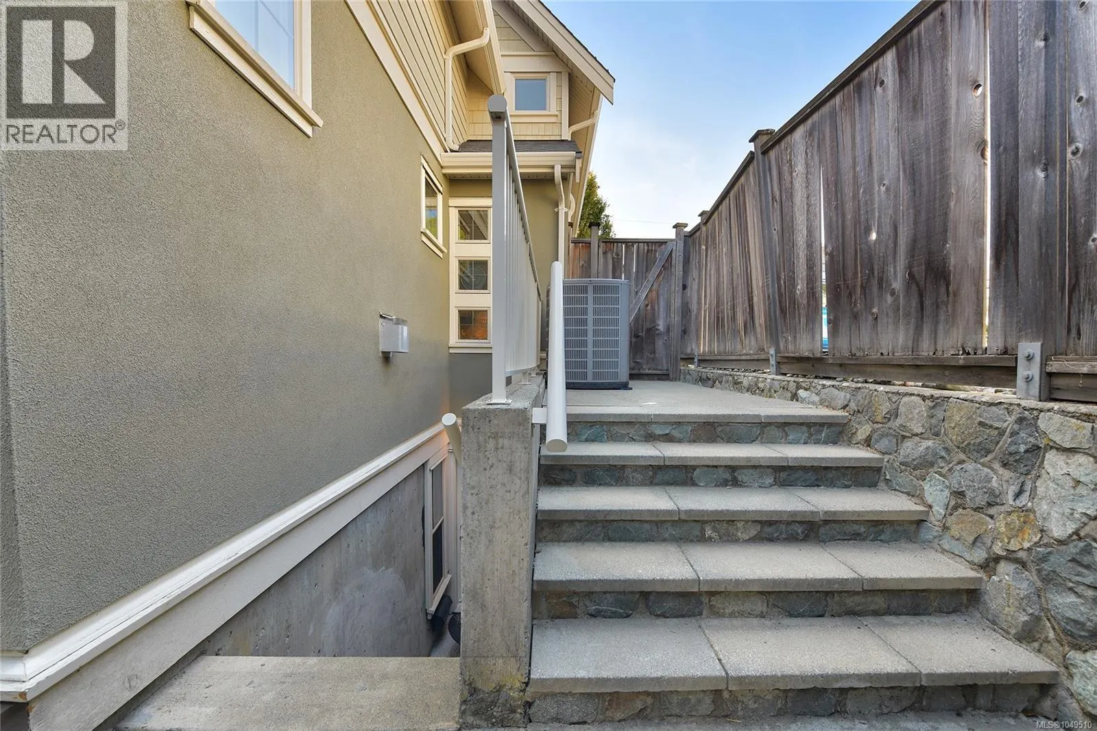 1059 Clare St