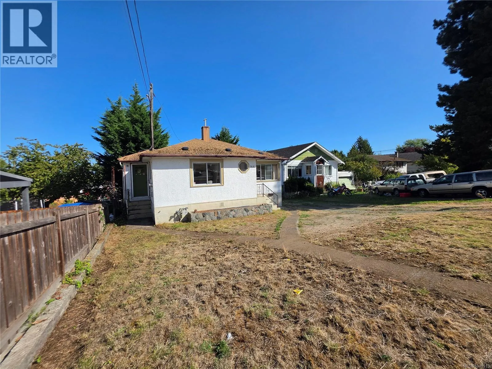315 View St