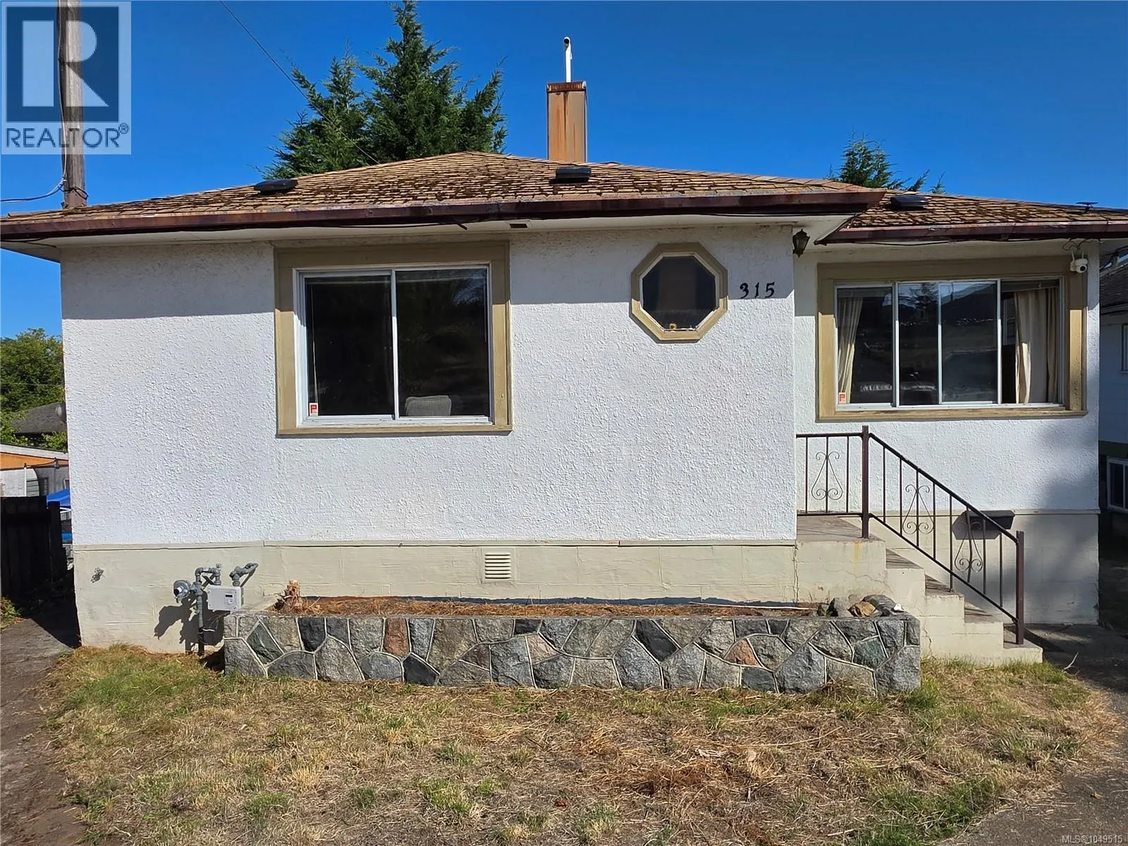 315 View St