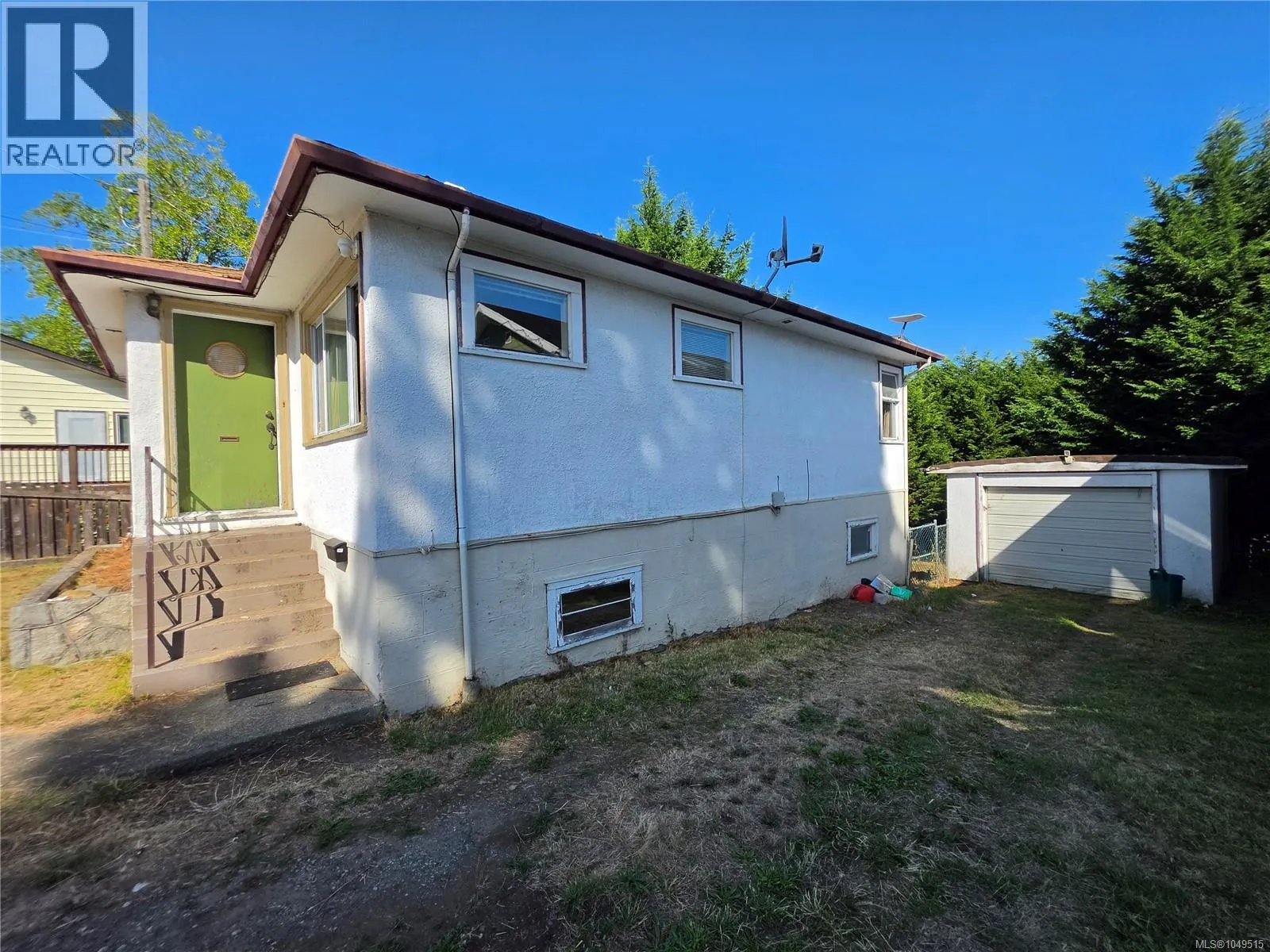 315 View St