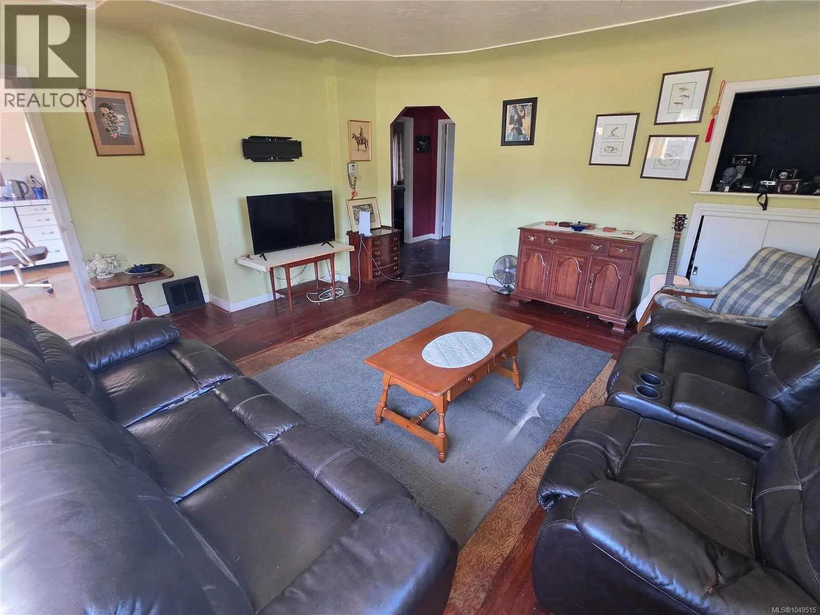 315 View St
