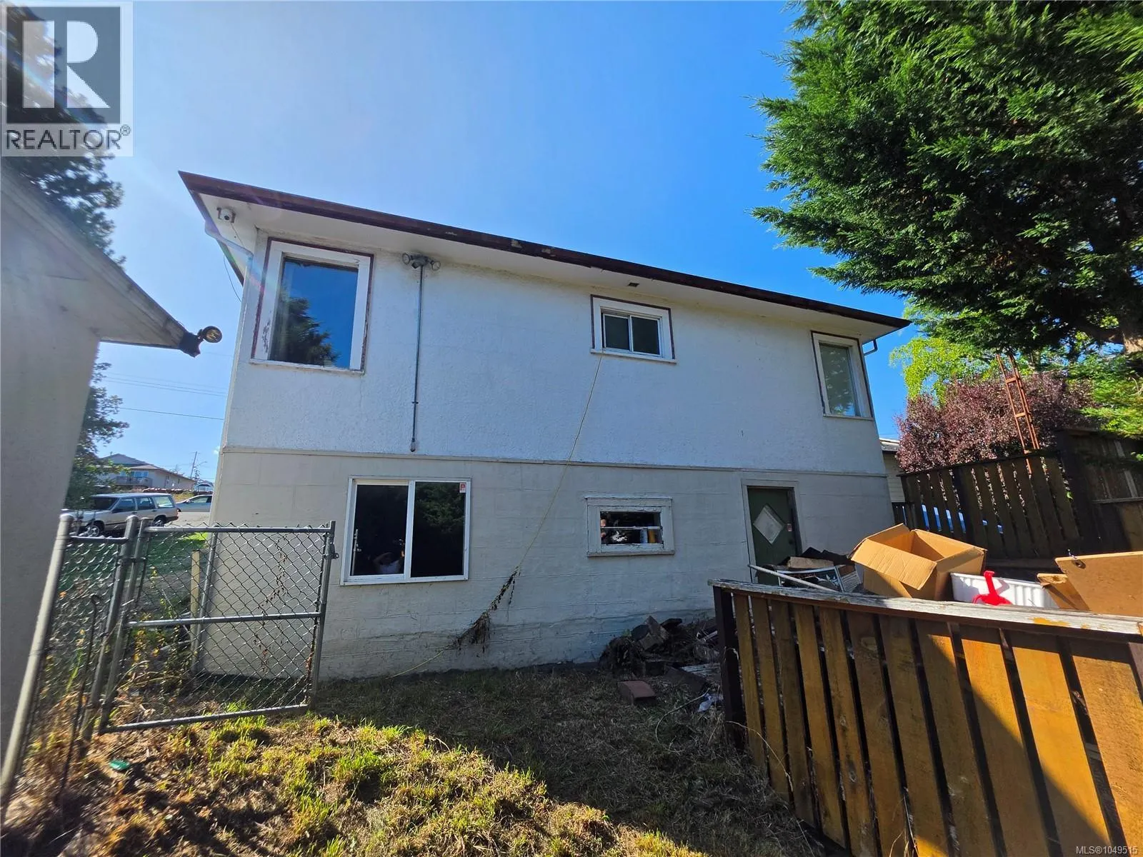 315 View St
