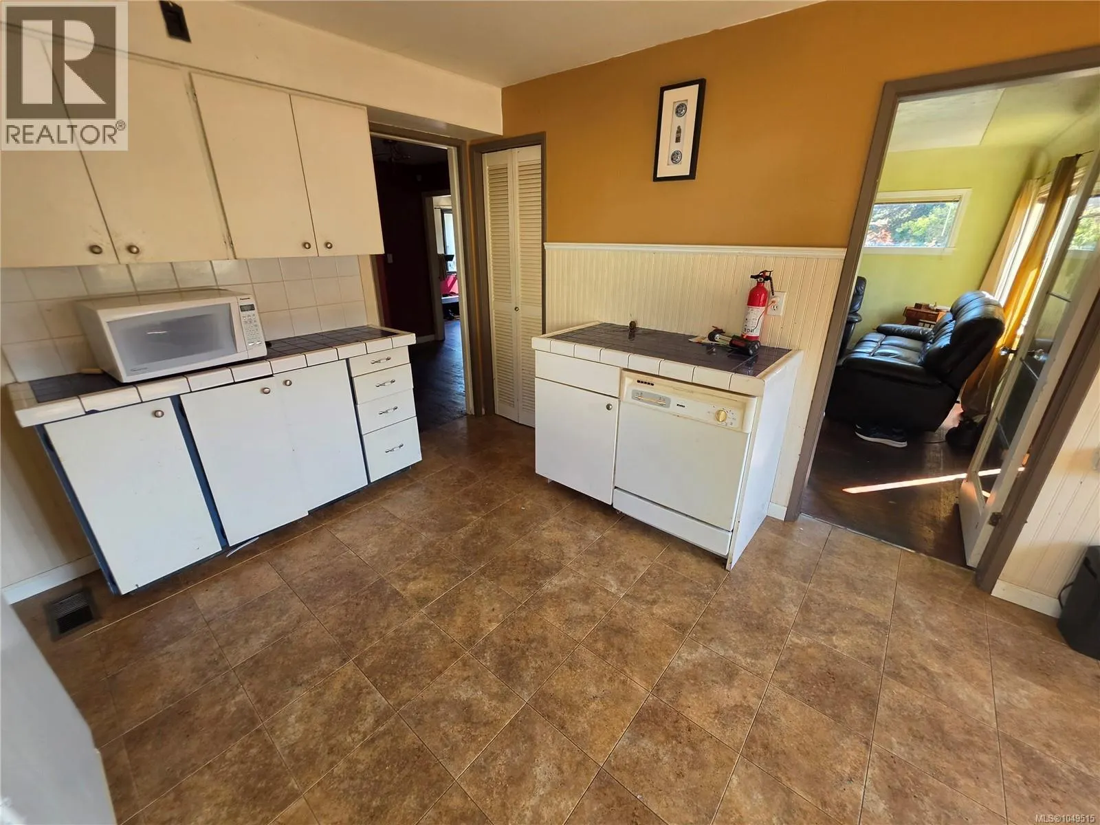 315 View St