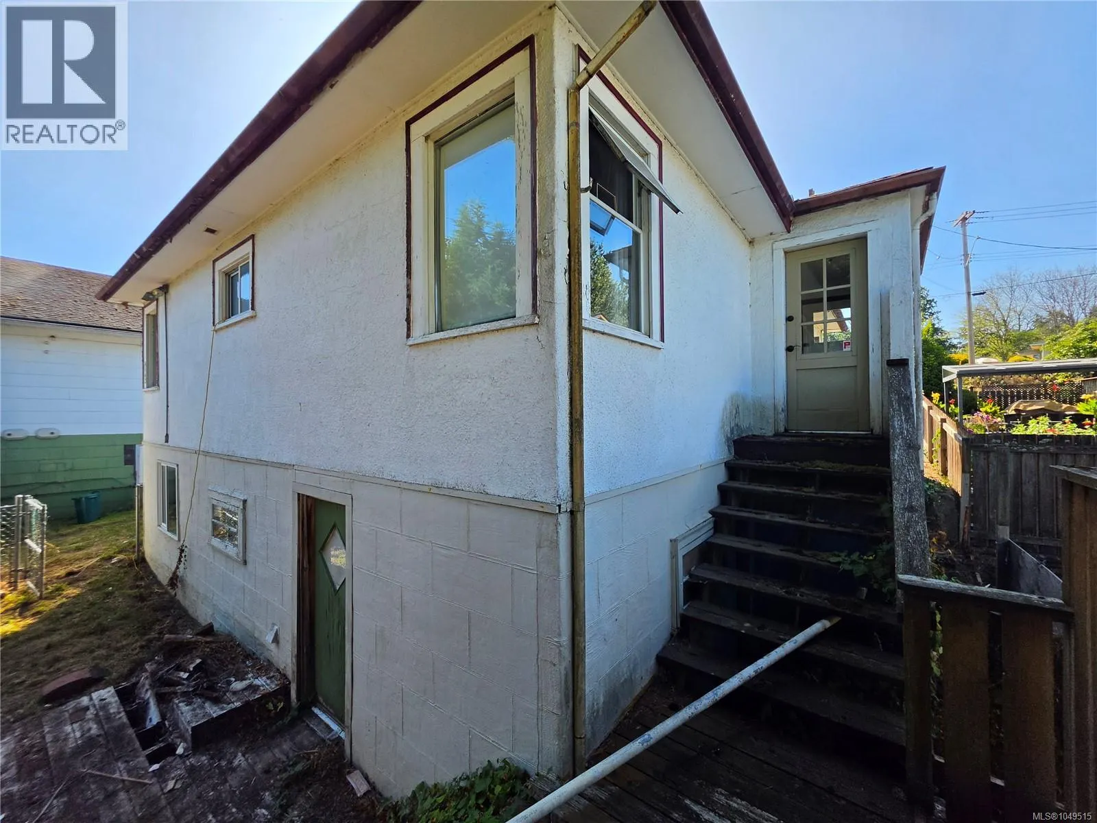 315 View St