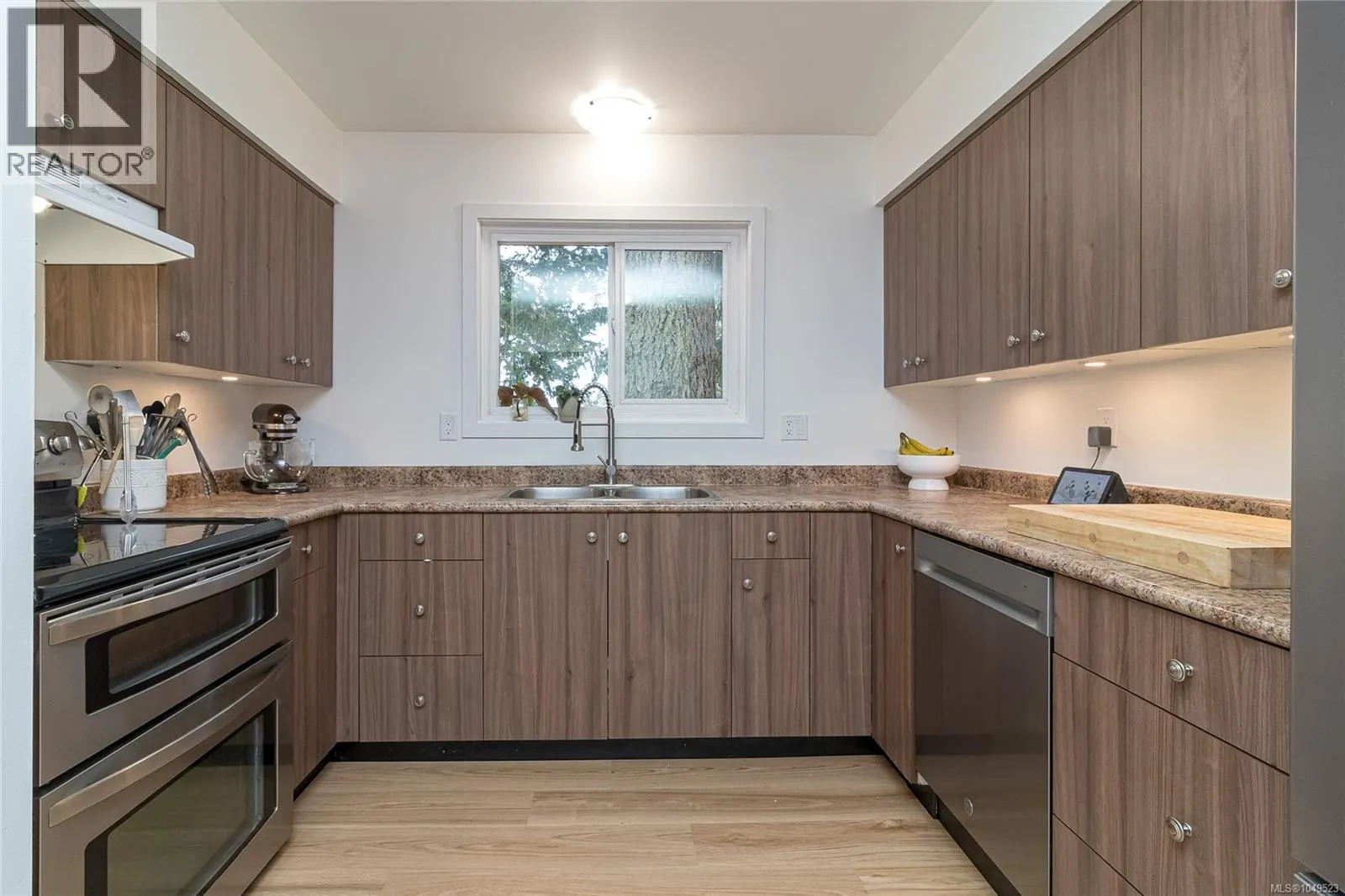 A 416 GAMBLE Pl