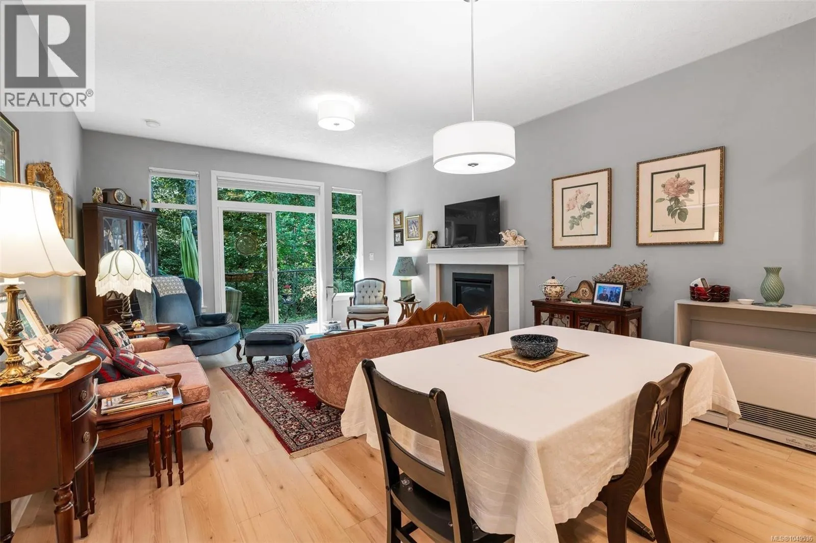 2410 Fern Way