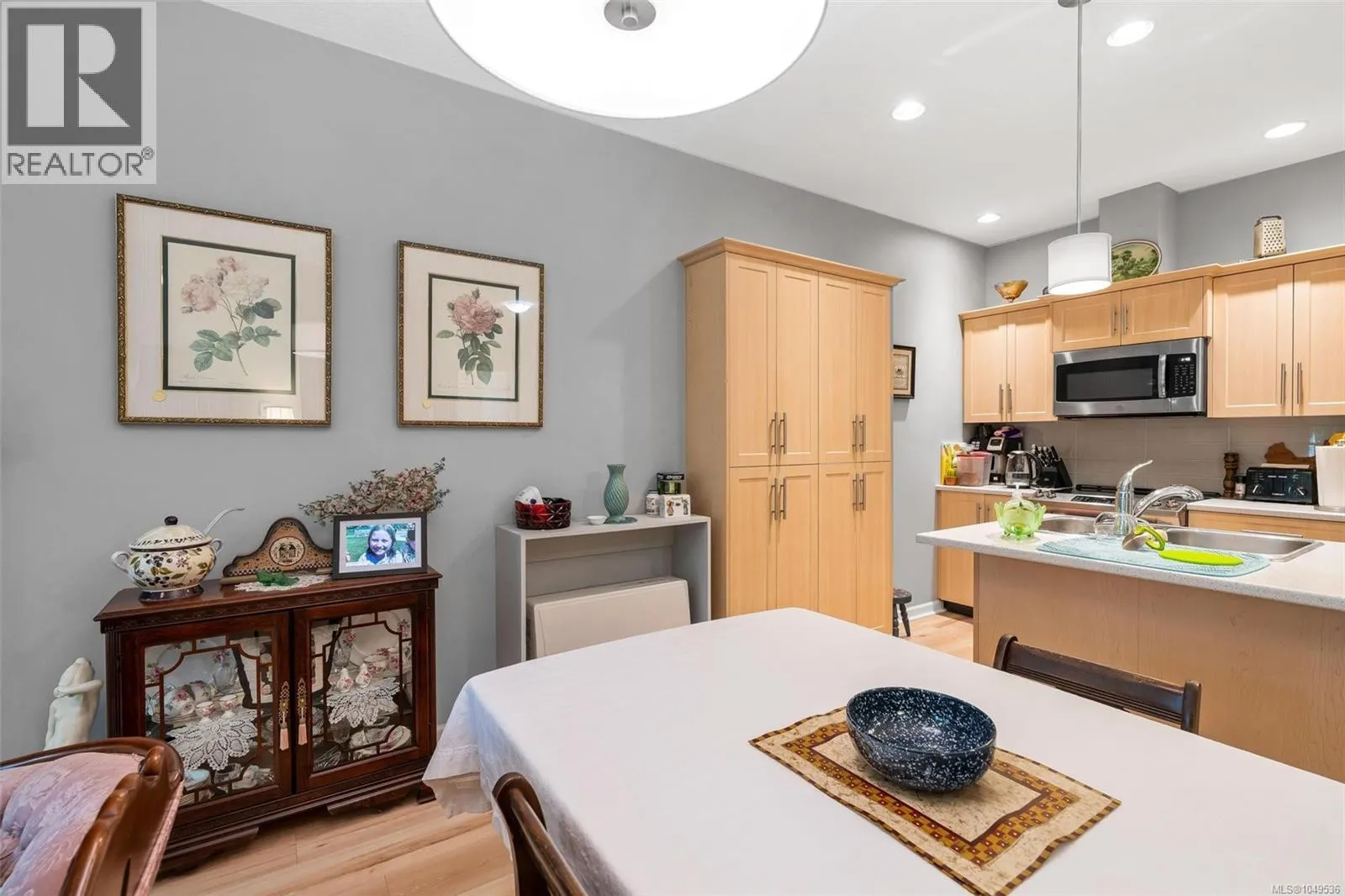 2410 Fern Way