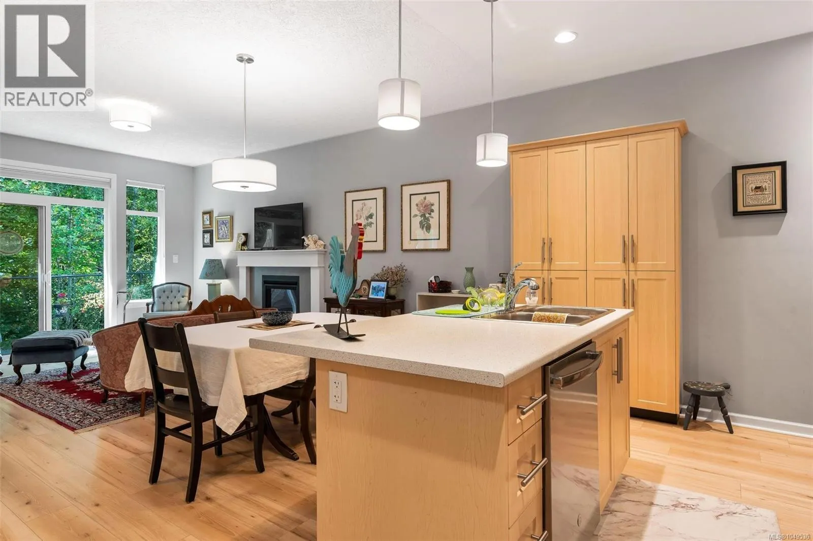 2410 Fern Way