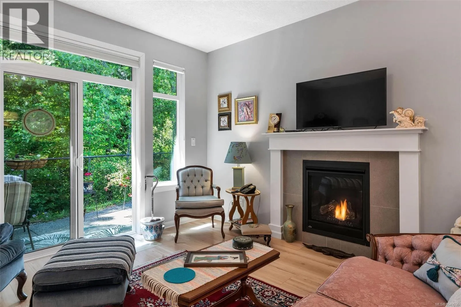 2410 Fern Way