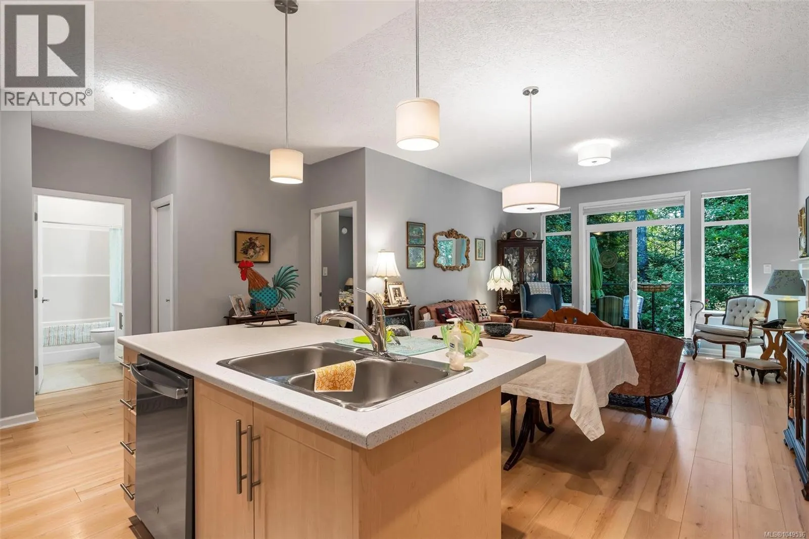 2410 Fern Way