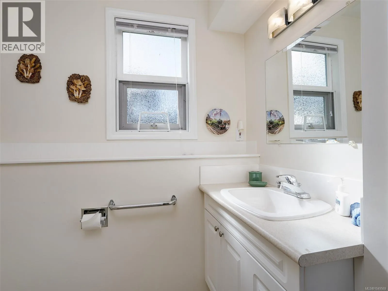 9743 Ardmore Dr
