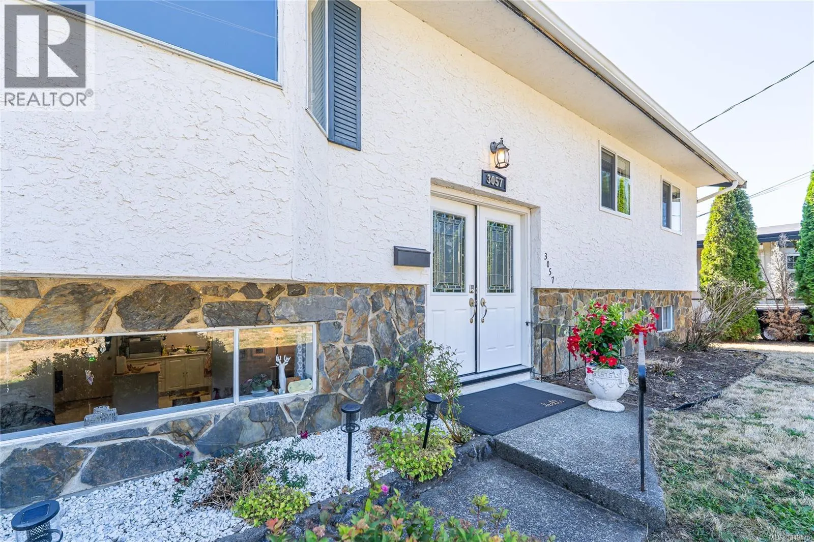 3057 Shoreview Dr