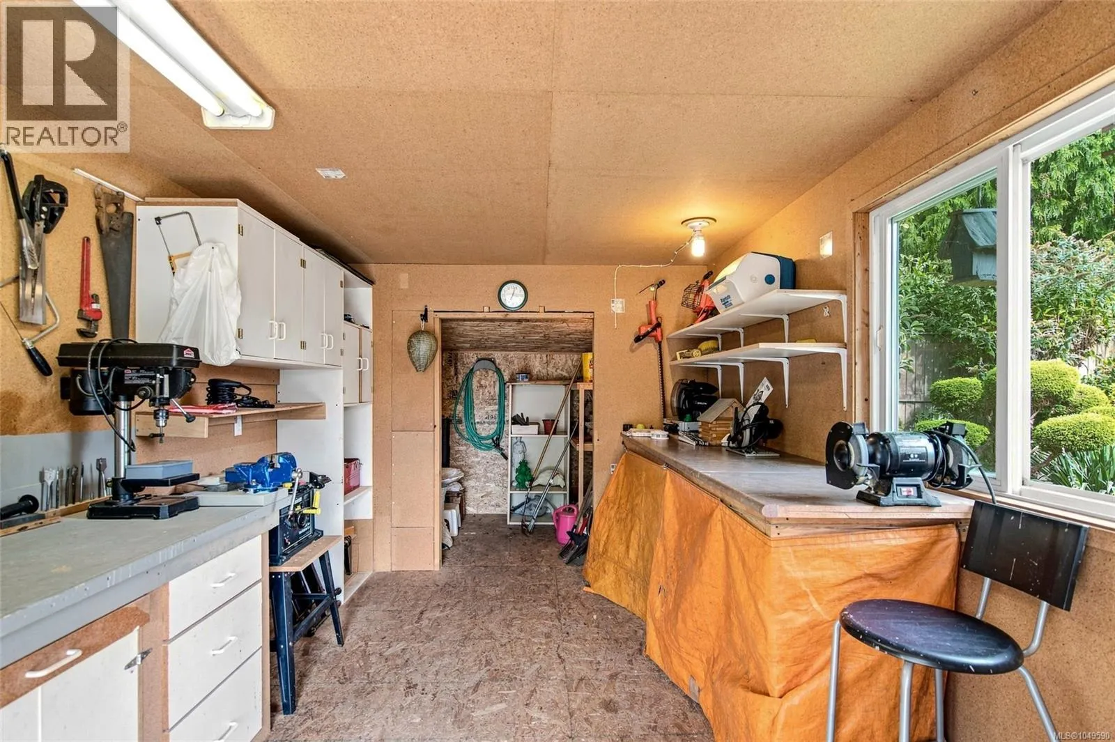 575 Panorama Pl