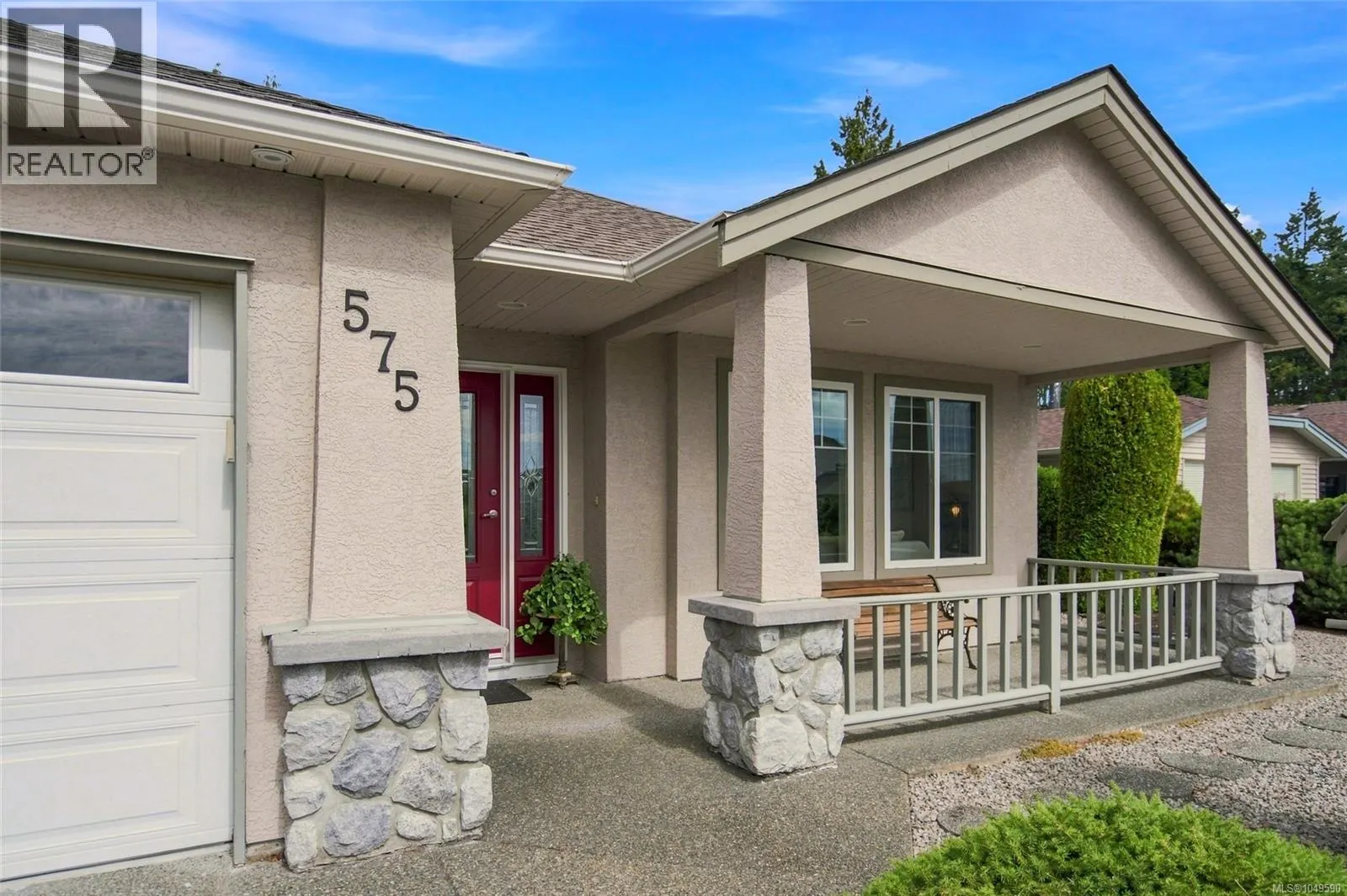 575 Panorama Pl