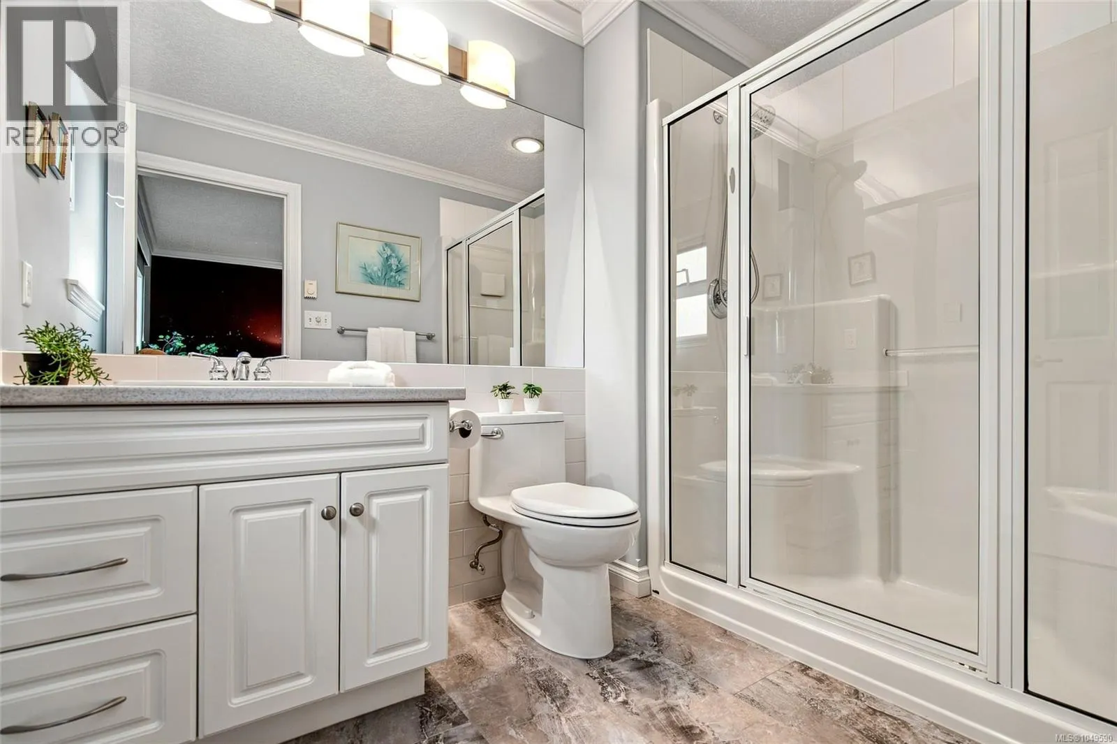 575 Panorama Pl
