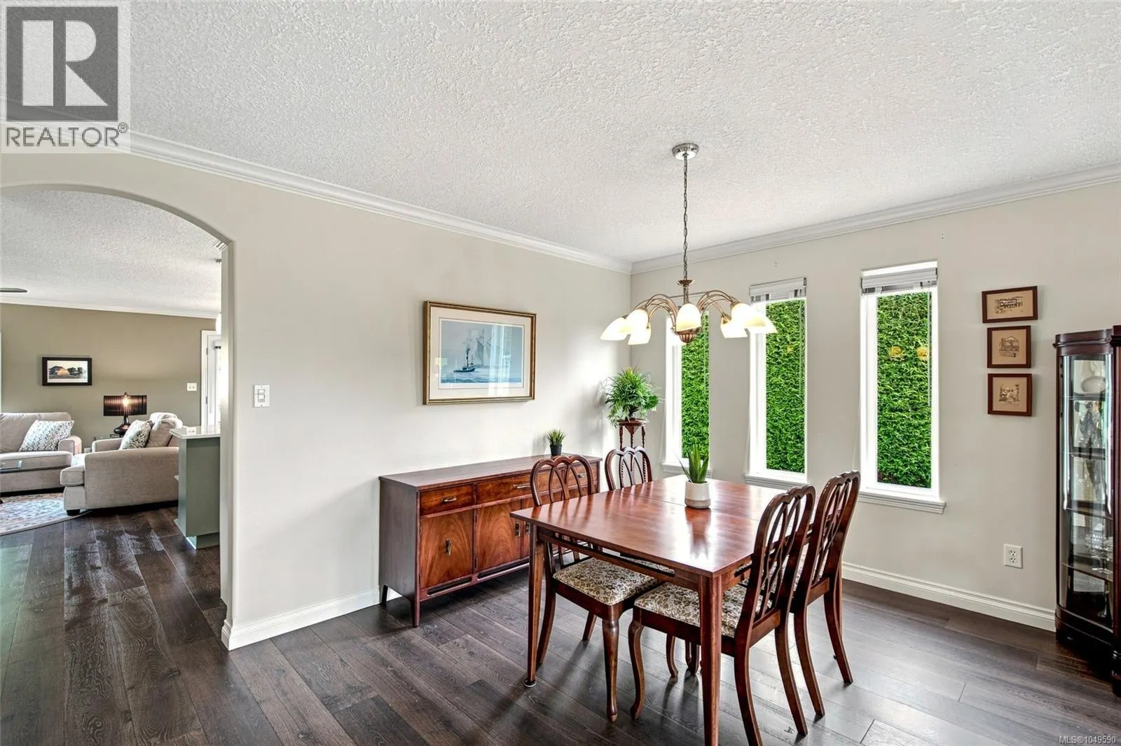 575 Panorama Pl