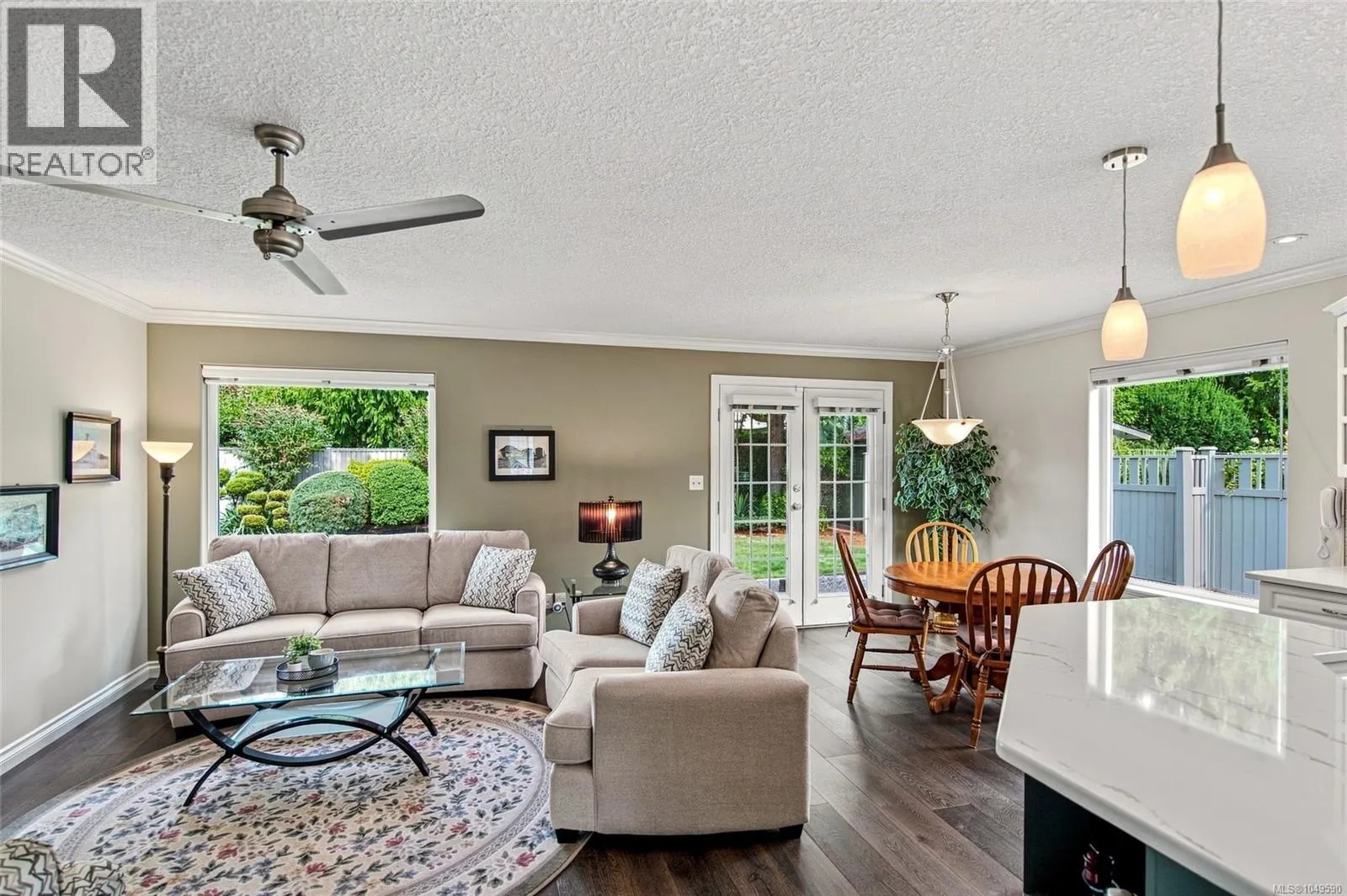 575 Panorama Pl