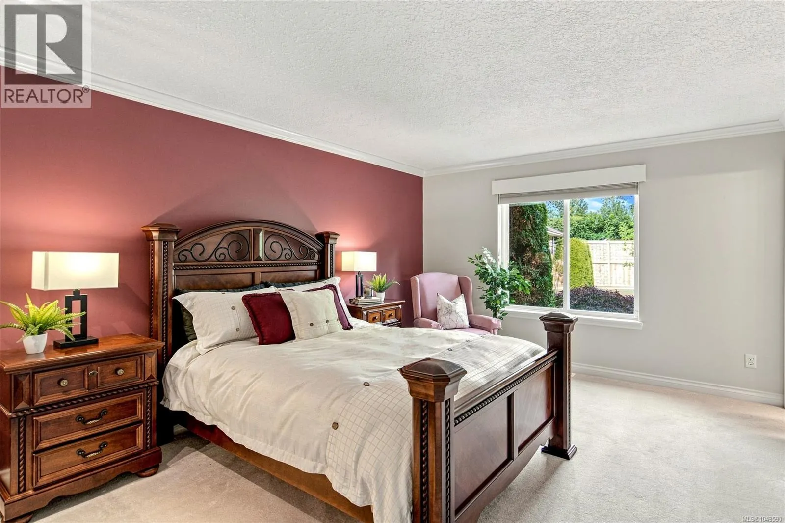 575 Panorama Pl