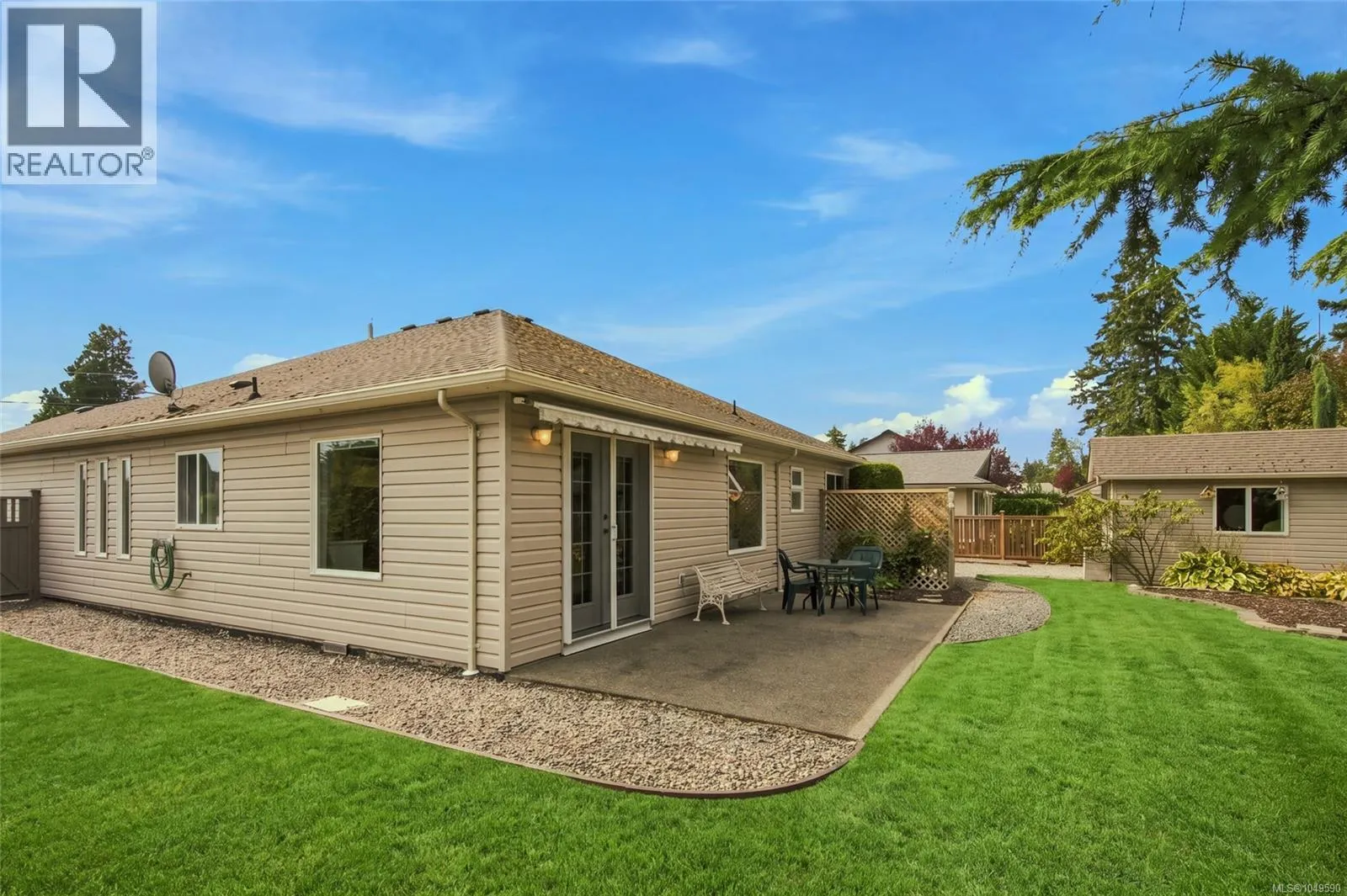 575 Panorama Pl