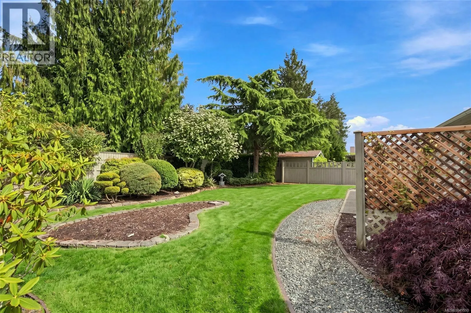 575 Panorama Pl