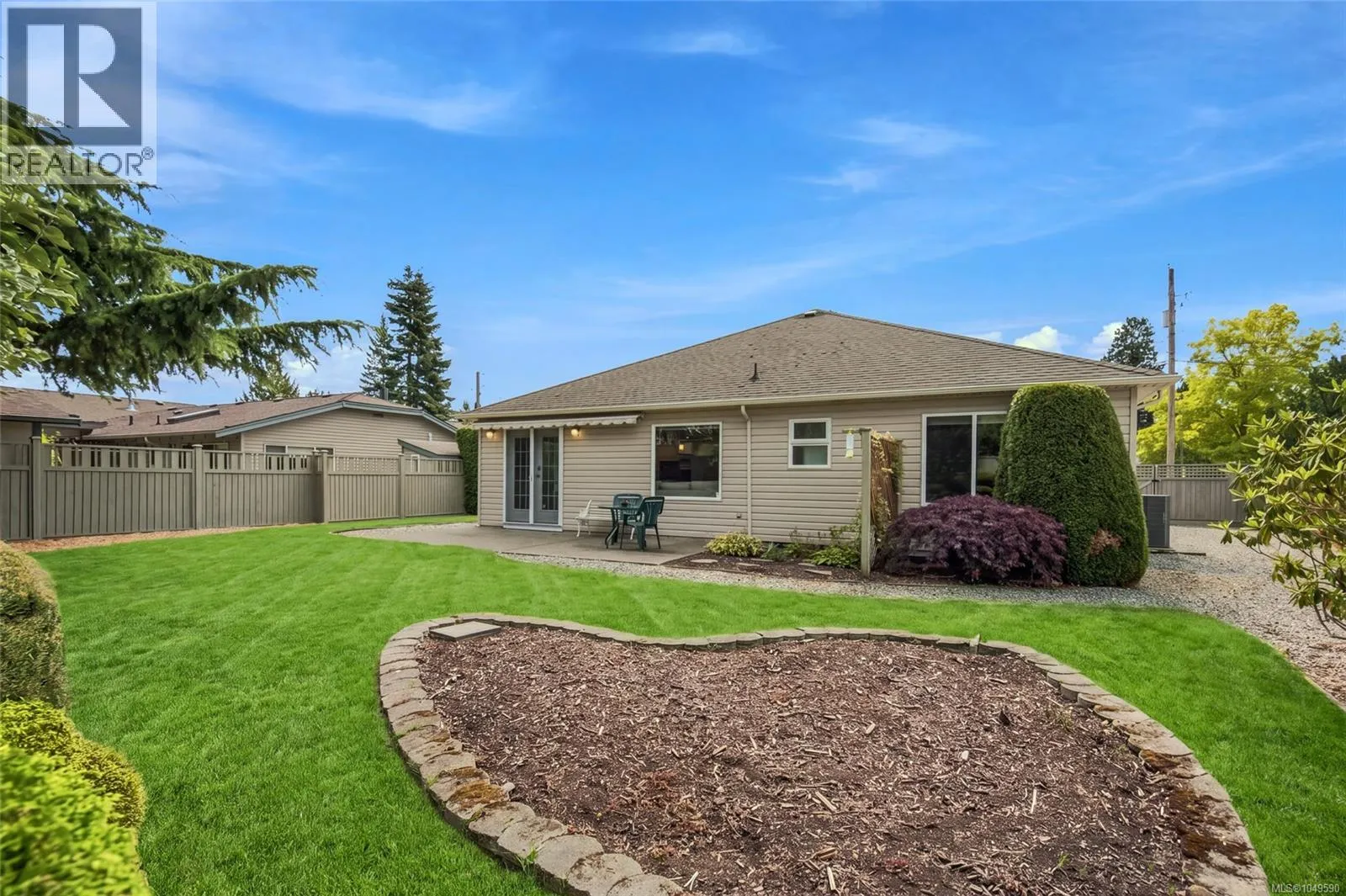 575 Panorama Pl