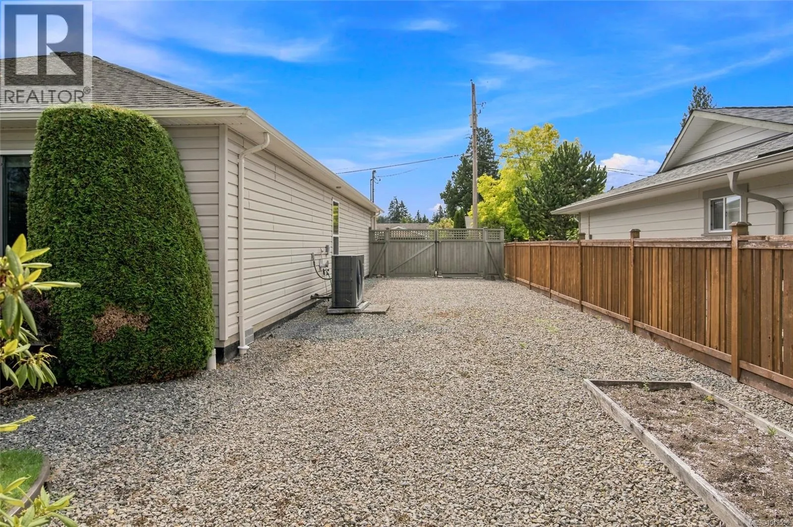 575 Panorama Pl