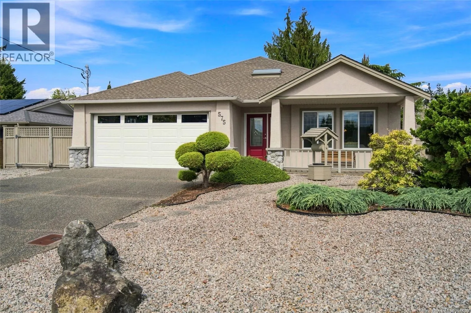 575 Panorama Pl