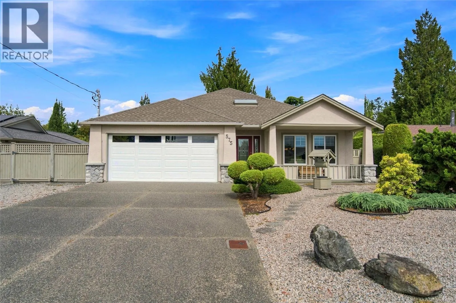 575 Panorama Pl